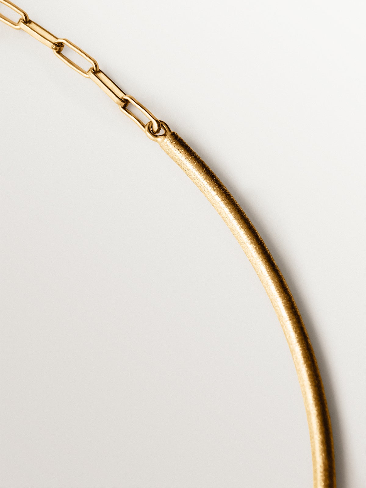 Collar rígido de plata 925 bañada en oro amarillo de 18K