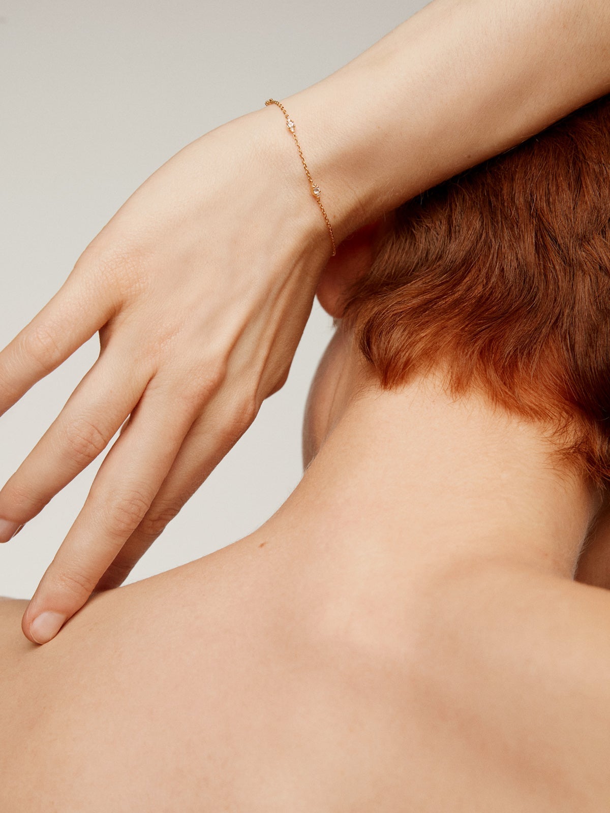 Pulsera de plata 925 bañada en oro amarillo de 18K con topacios azul swiss y blanco