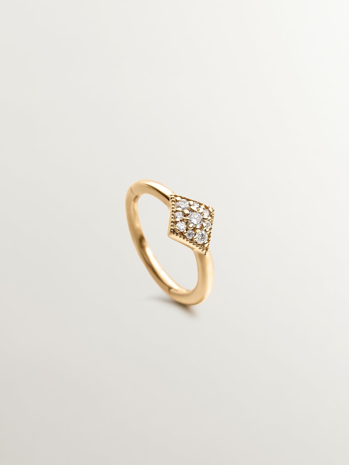 Pendiente de oro amarillo de 18K con diamantes