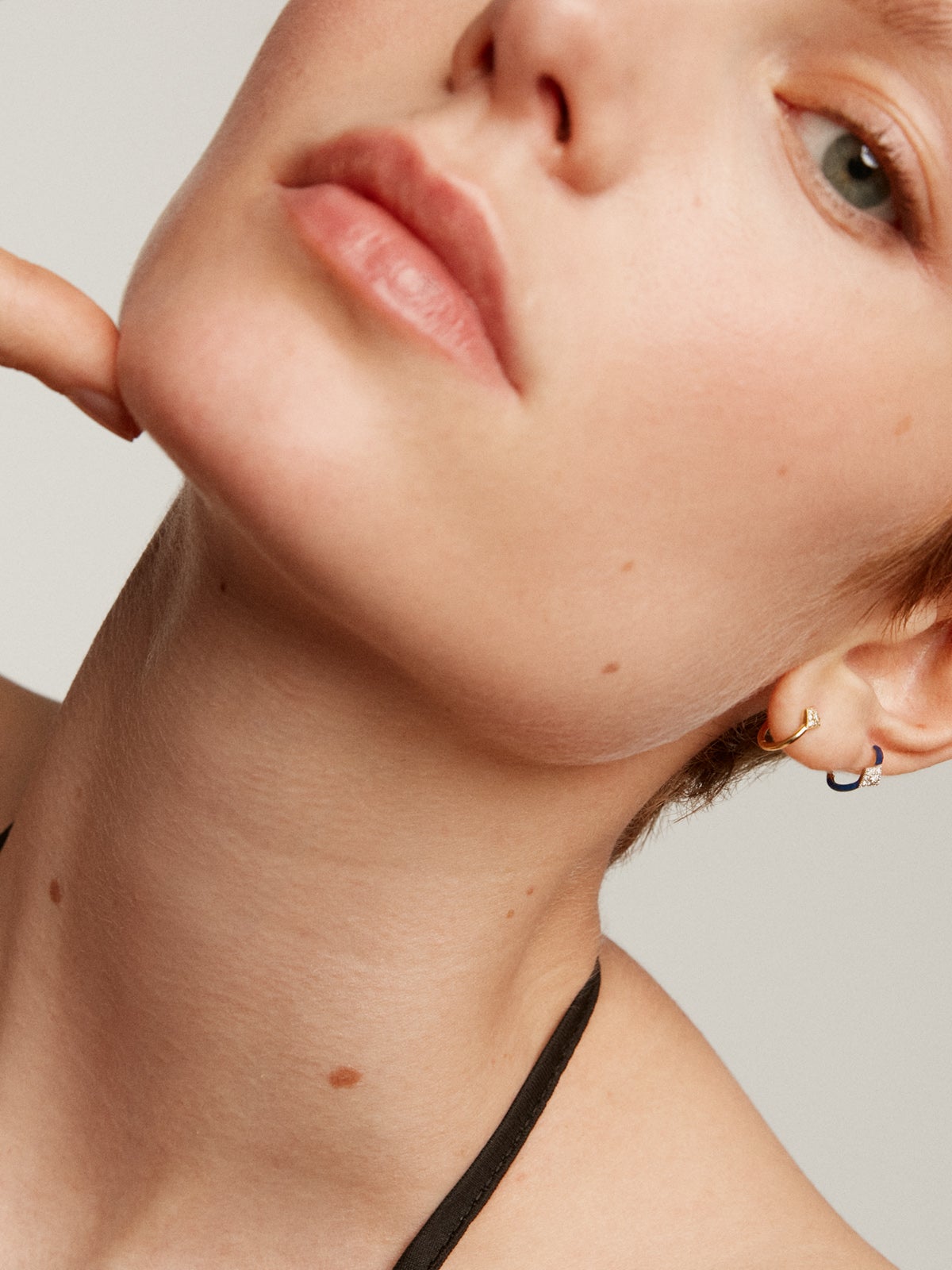 Pendiente de oro amarillo de 18K con diamantes