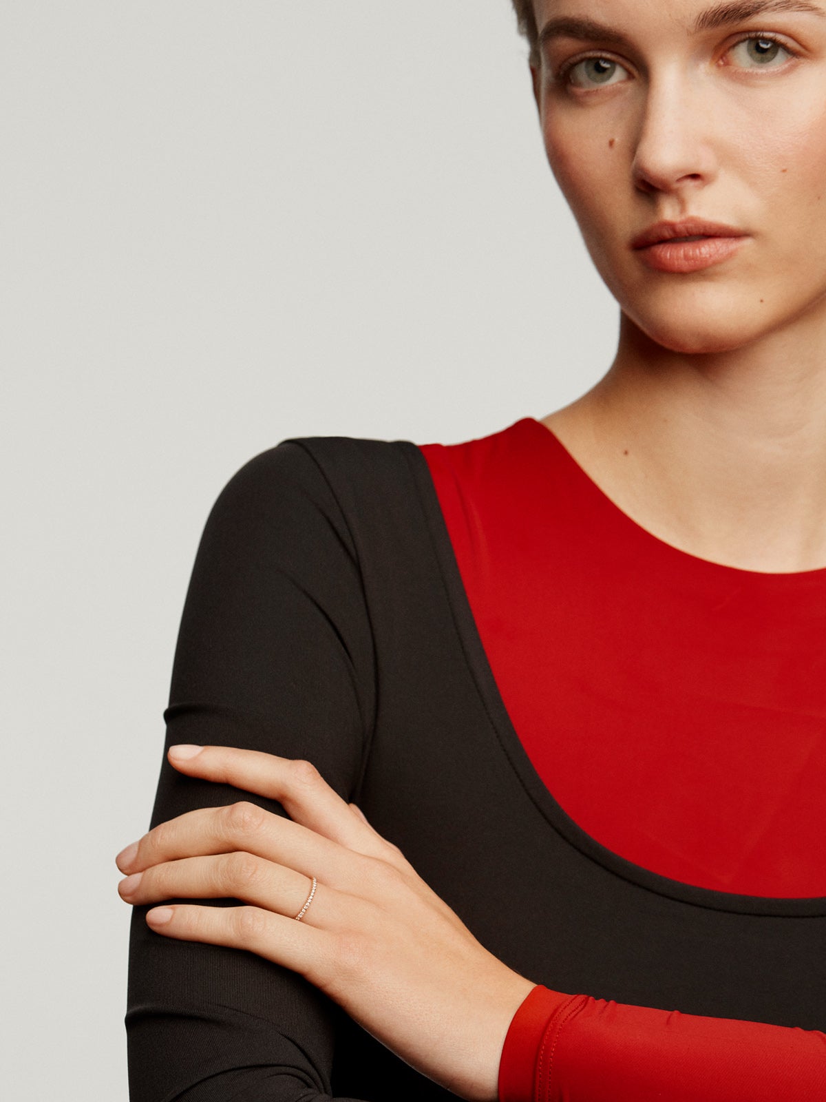 Anillo de oro rosa de 18K con diamantes en talla brillante