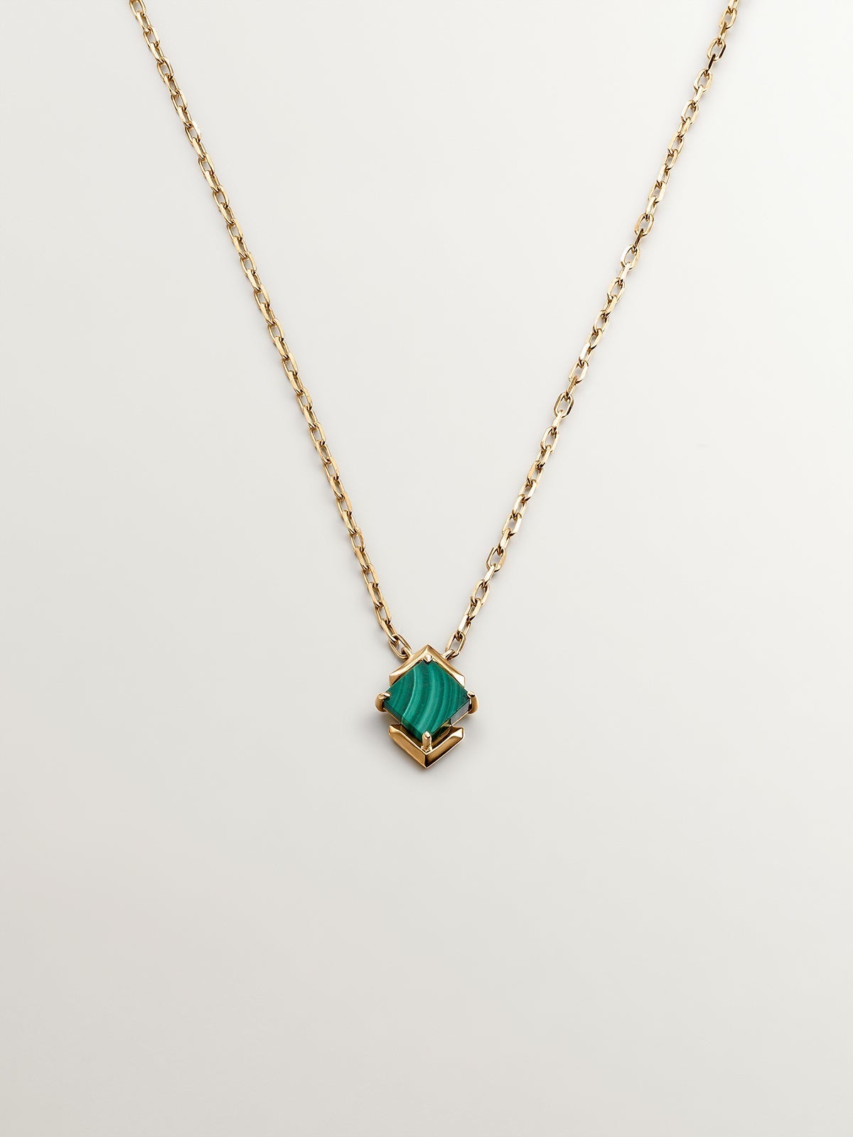 Colgante de oro amarillo de 9K con malaquita verde