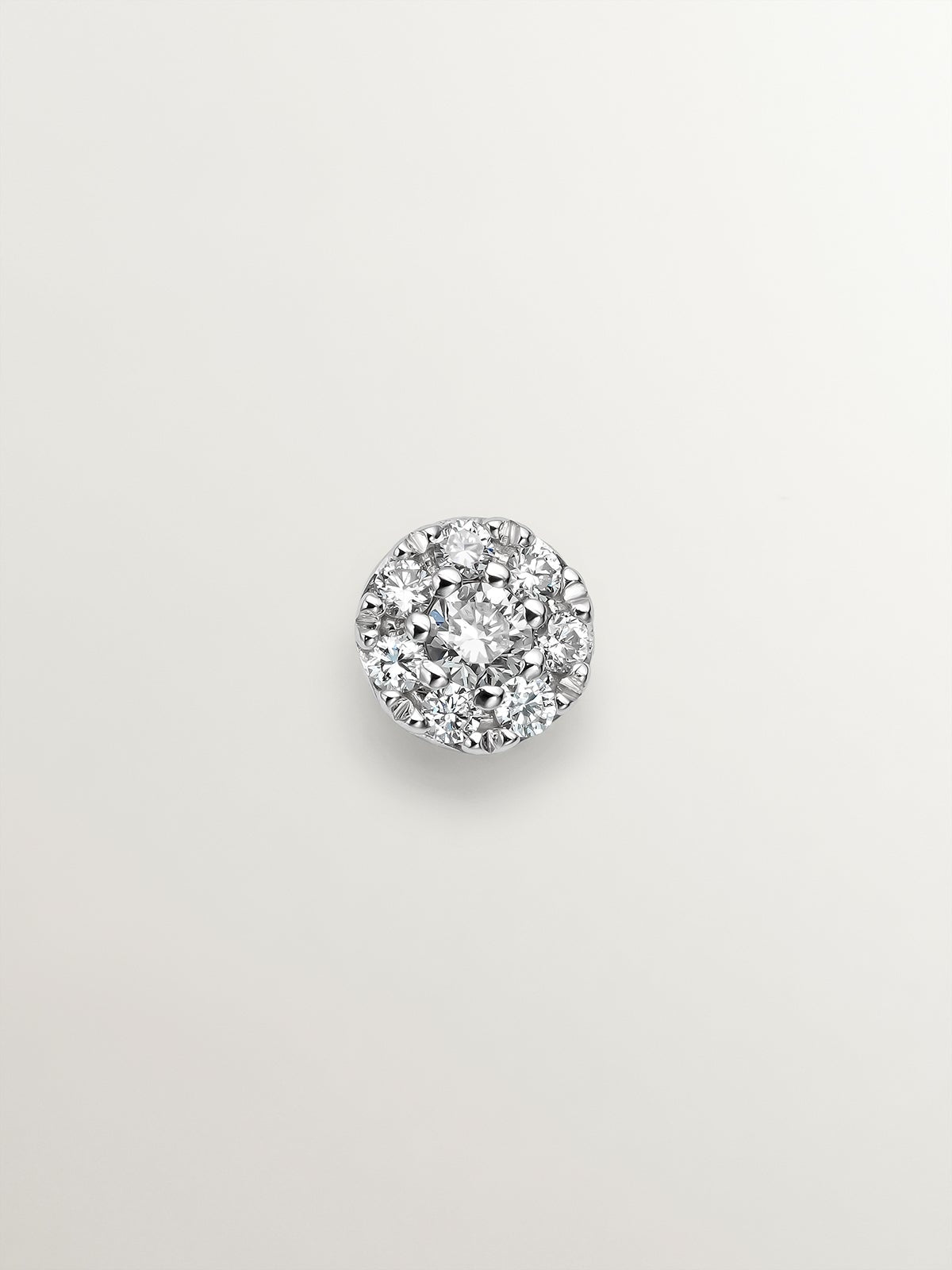 Pendiente individual de oro blanco de 18K con diamante en talla brillante