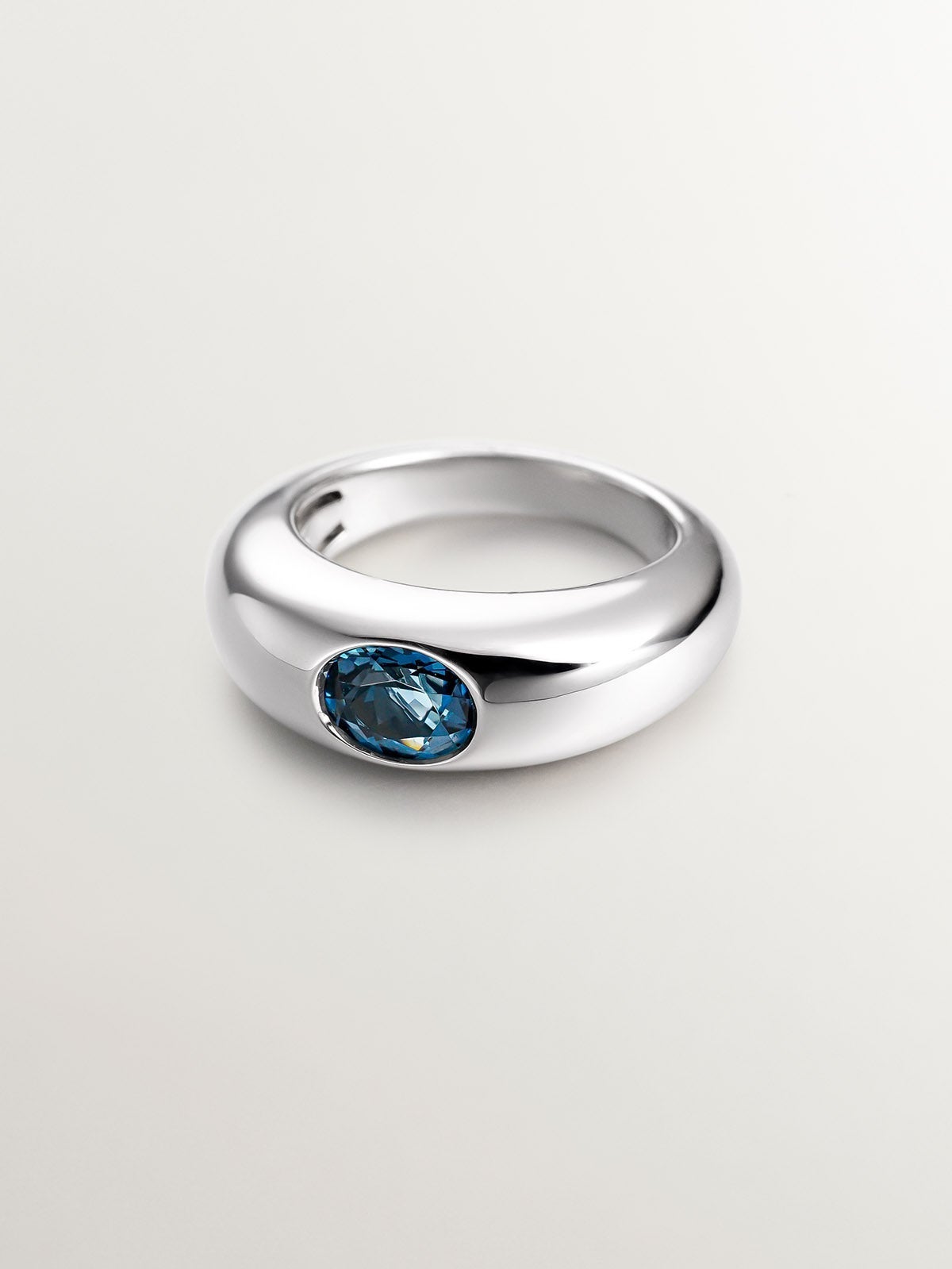 Anillo de plata 925 con topacio azul london
