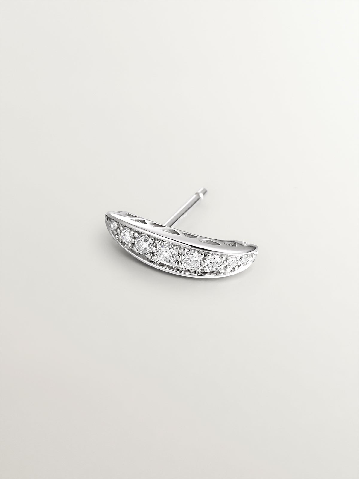 Pendiente individual de oro blanco de 18K con diamantes en talla brillante