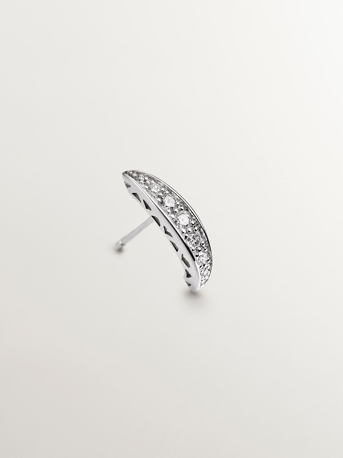 Pendiente individual de oro blanco de 18K con diamantes en talla brillante