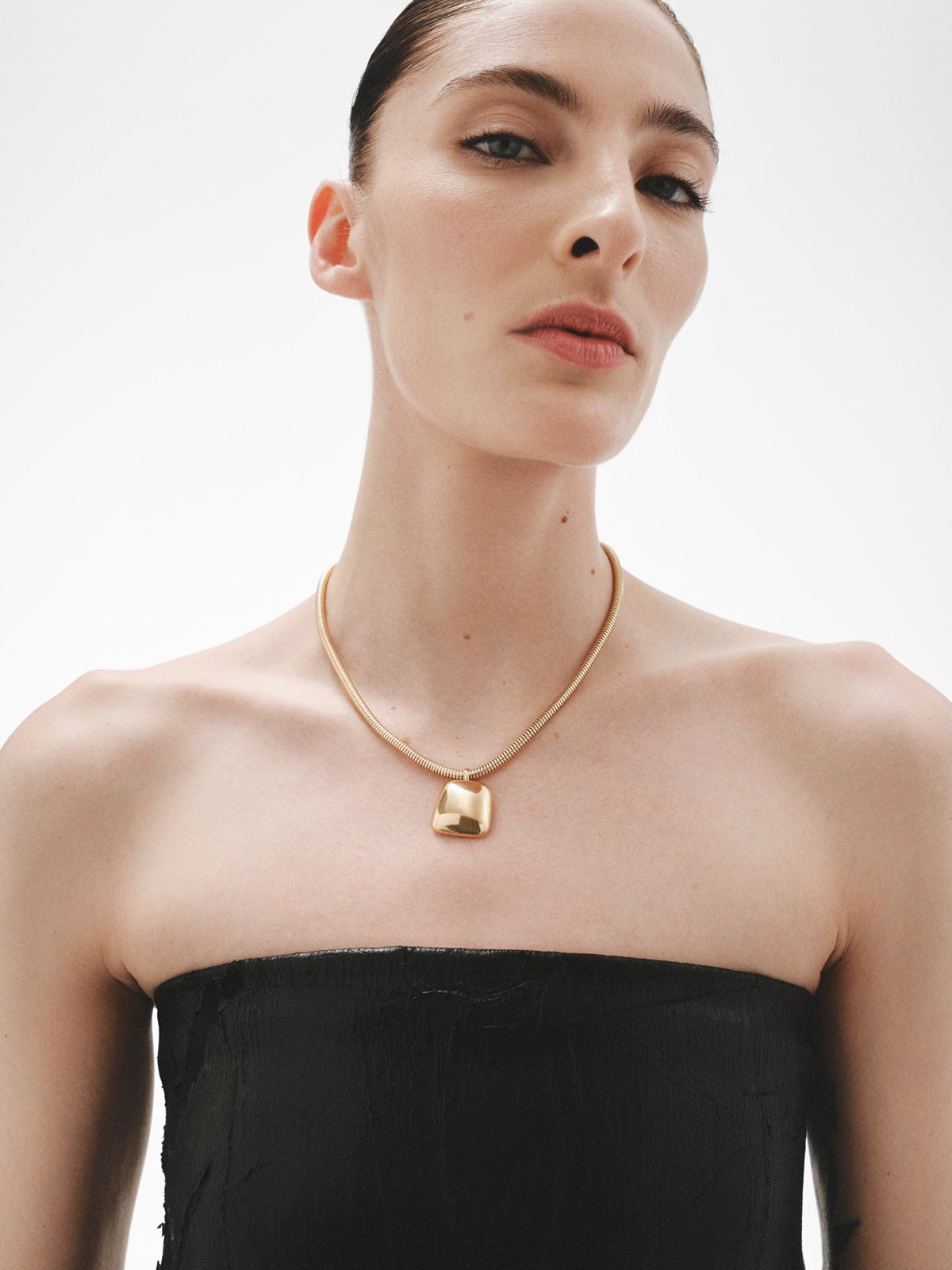 Colgante cuadrado de plata 925 bañada en oro amarillo de 18K con efecto pulido