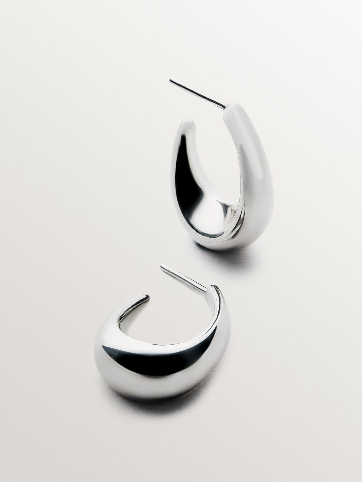 Pendientes de aro ovalados pequeños de plata 925