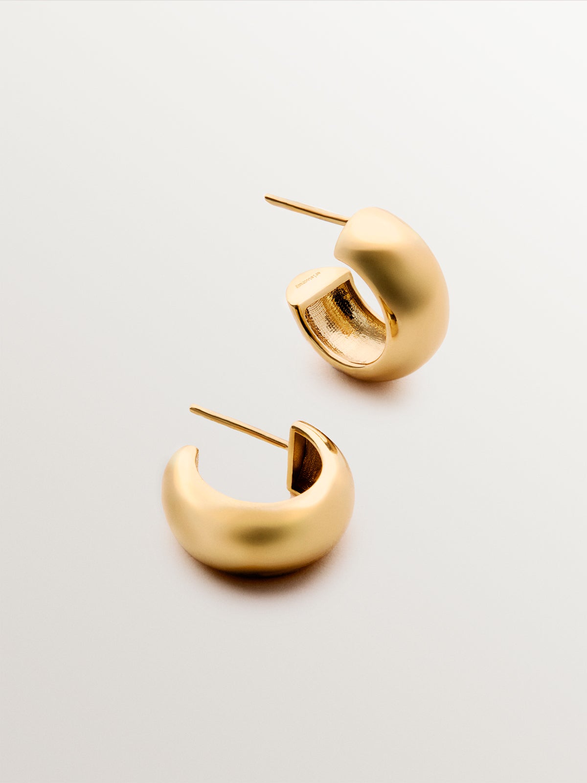 Pendientes de aro pequeños de plata 925 bañada en oro amarillo de 18K