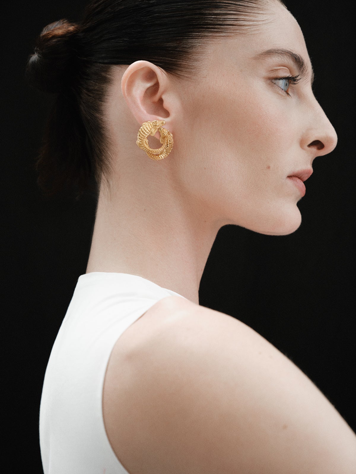 Pendientes de plata 925 bañada en oro amarillo de 18K con forma de cocodrilo