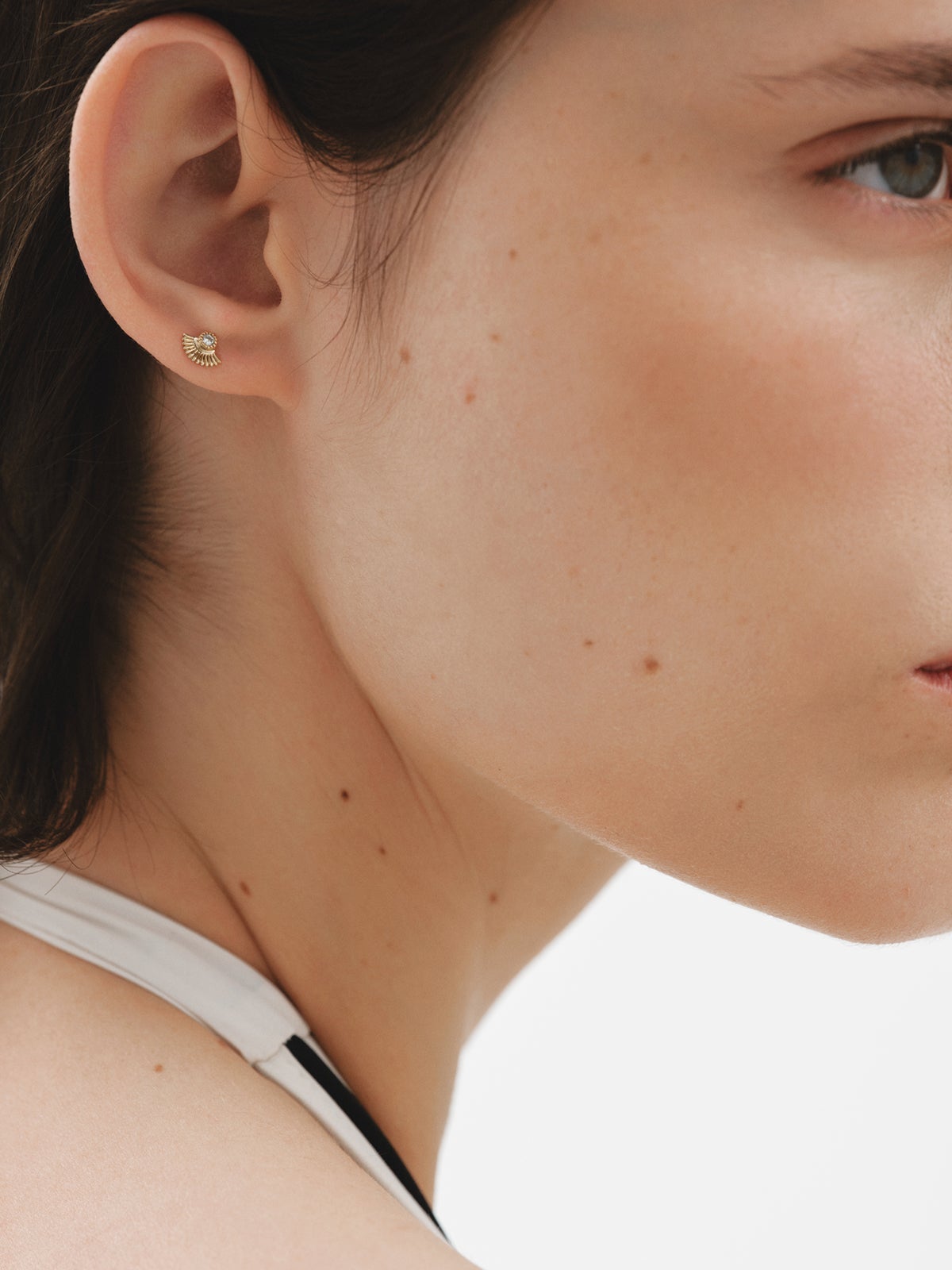 Piercing individual de oro amarillo de 18K con pavé de diamantes