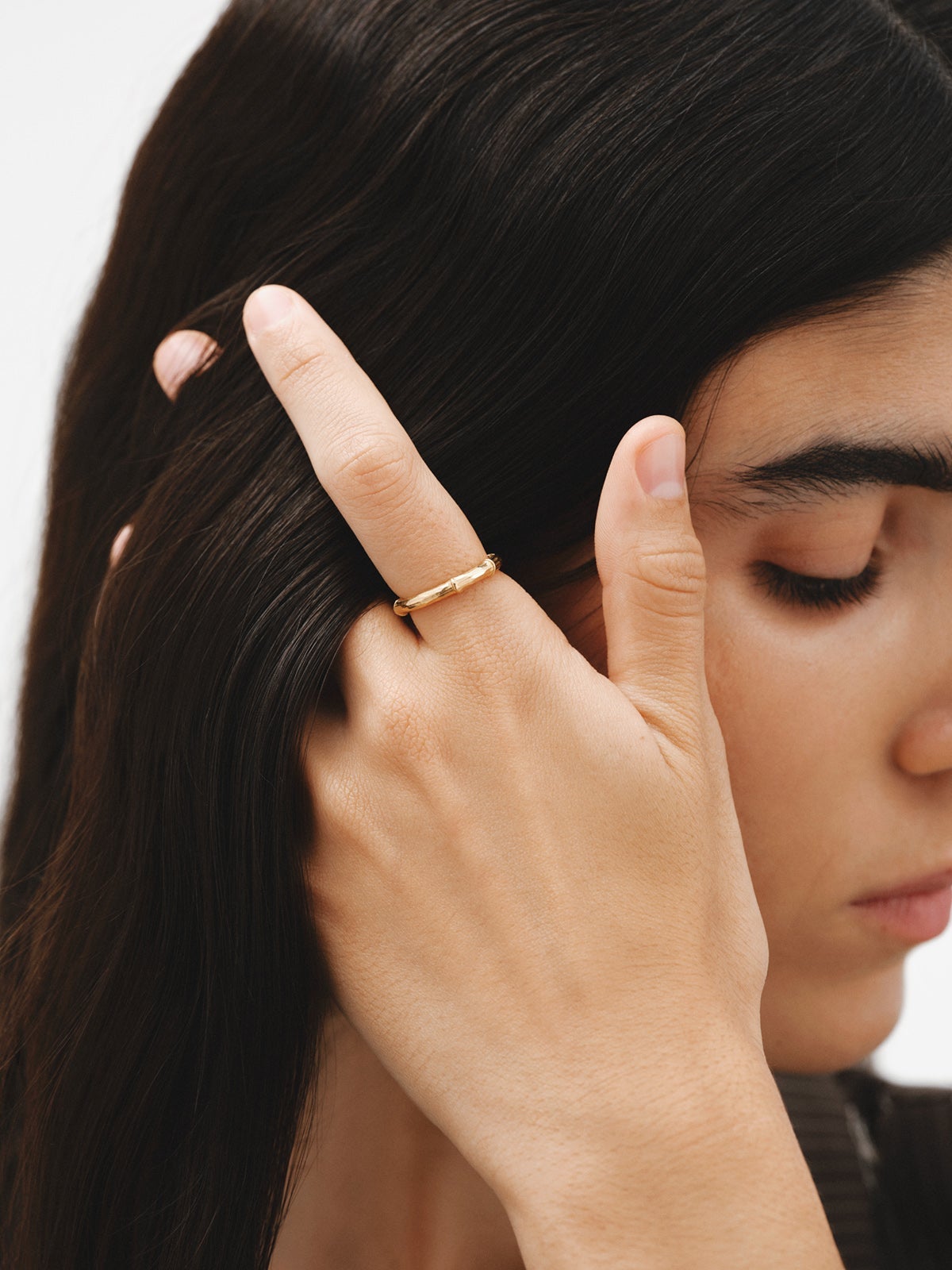 Anillo de plata 925 bañada en oro amarillo de 18K con textura de bambú