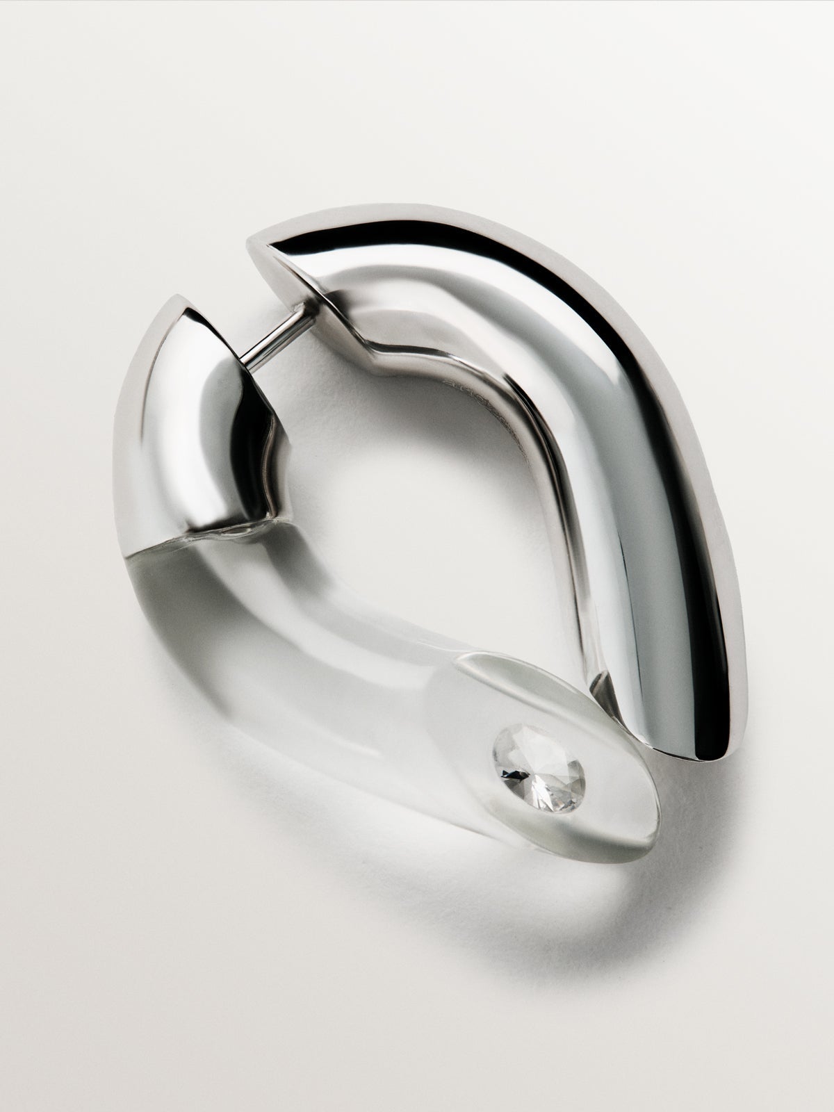 Pendientes de aro de plata 925 con circones suspendidos en resina