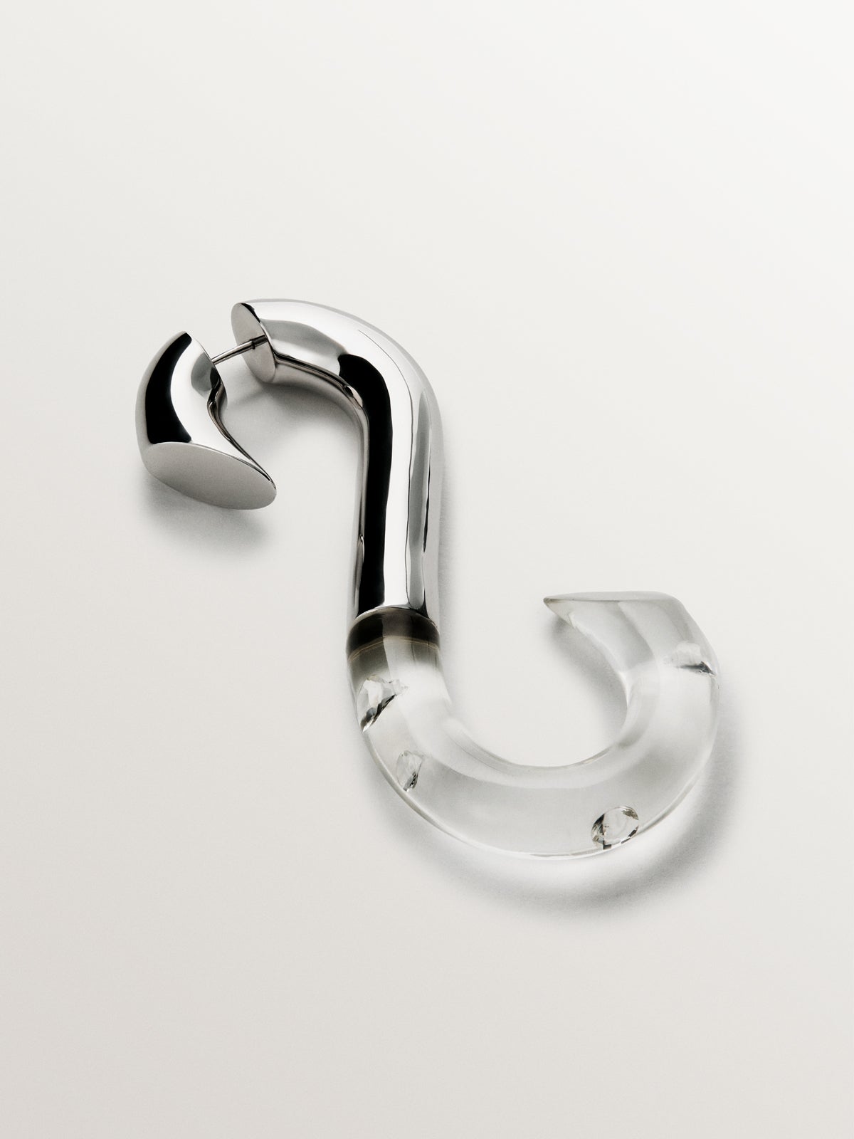 Pendiente individual de plata 925 con circones suspendidos en resina