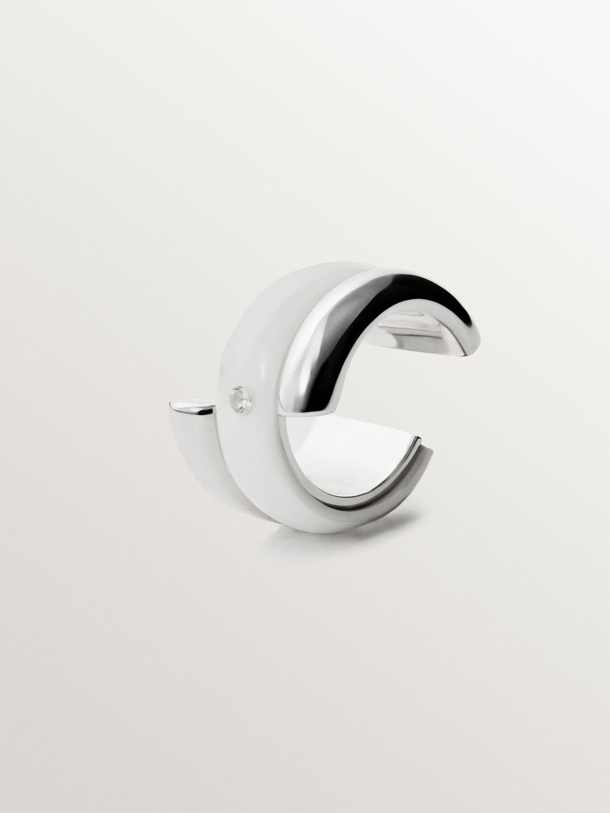 Pendiente earcuff de plata 925 con circón suspendido en resina