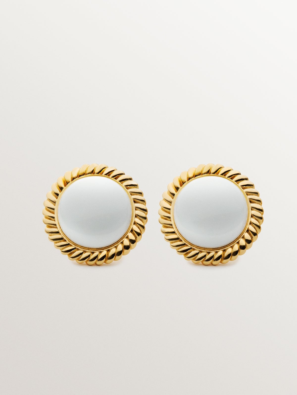 Pendientes de plata 925 bañada en oro amarillo de 18K con esmalte blanco
