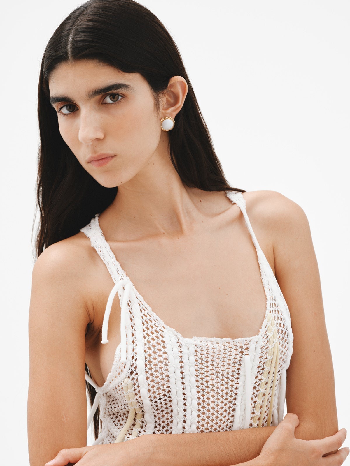 Pendientes de plata 925 bañada en oro amarillo de 18K con esmalte blanco