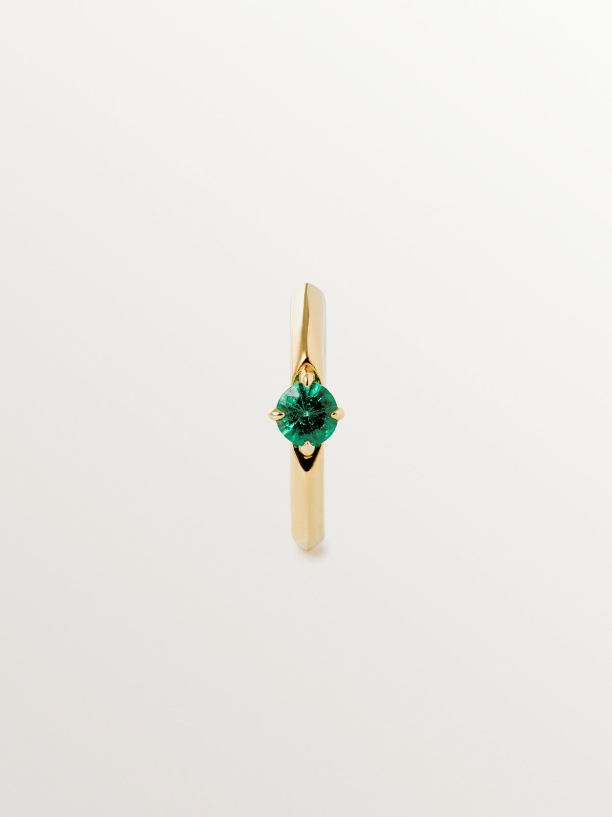 Pendiente de aro individual de oro amarillo de 9K con esmeralda