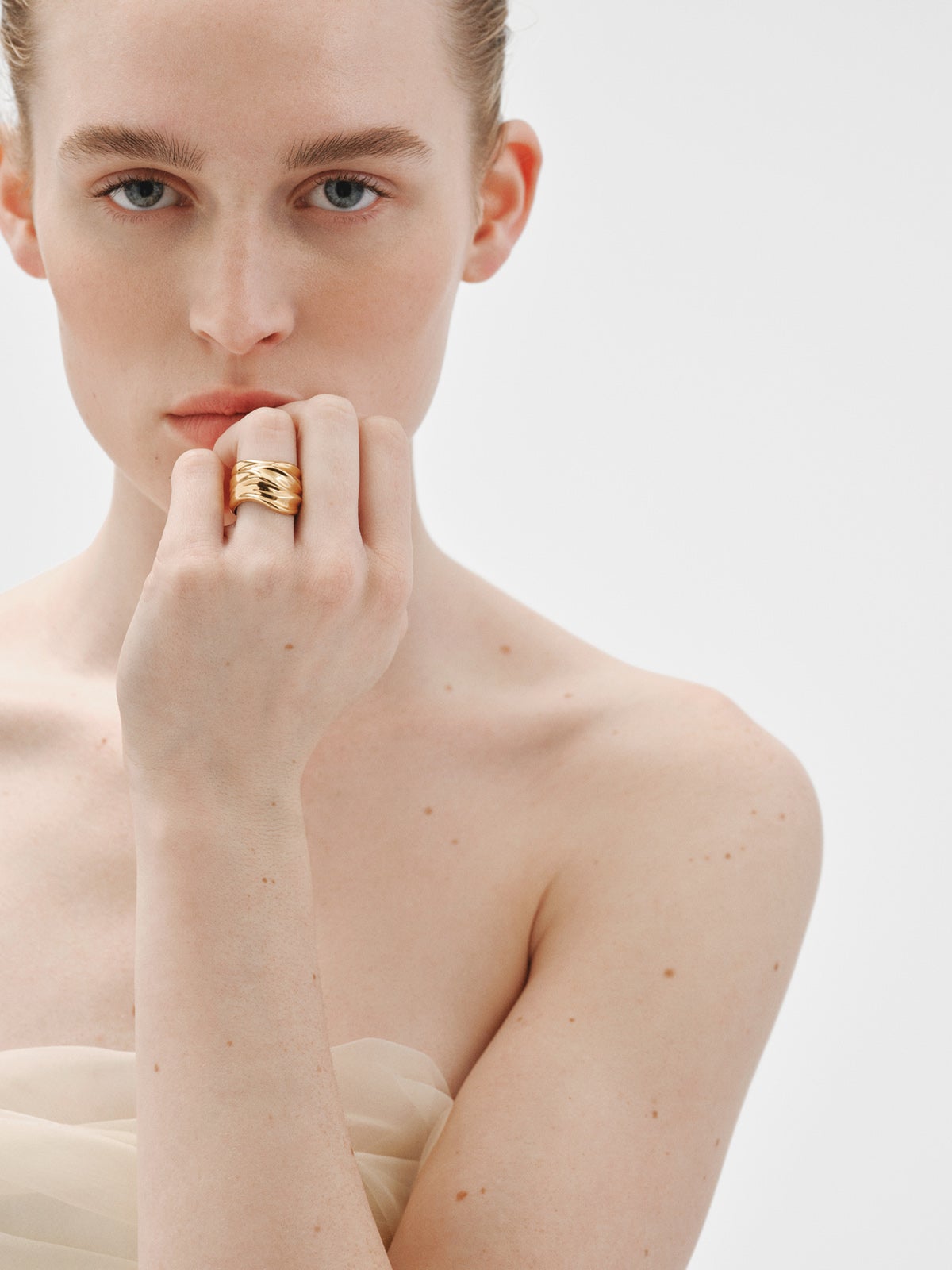 Anillo ancho de plata 925 bañada en oro amarillo de 18K