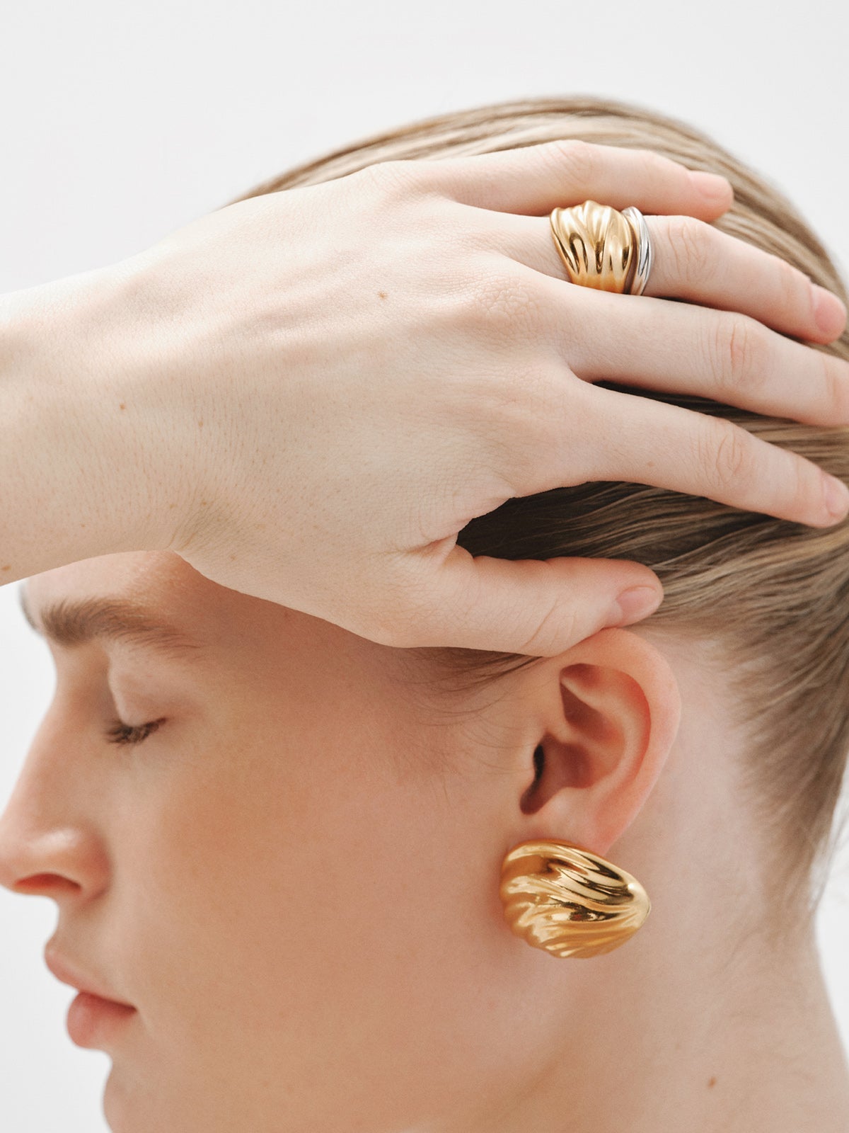 Anillo ancho de plata 925 bañada en oro amarillo de 18K