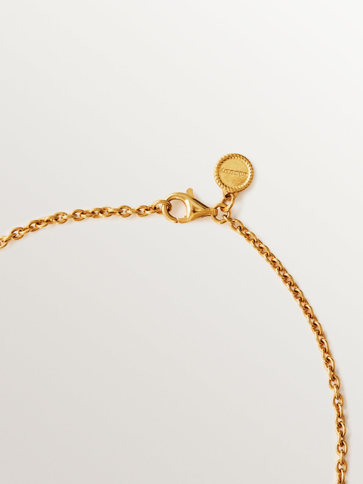 Colgante de plata 925 bañada en oro amarillo de 18K con textura