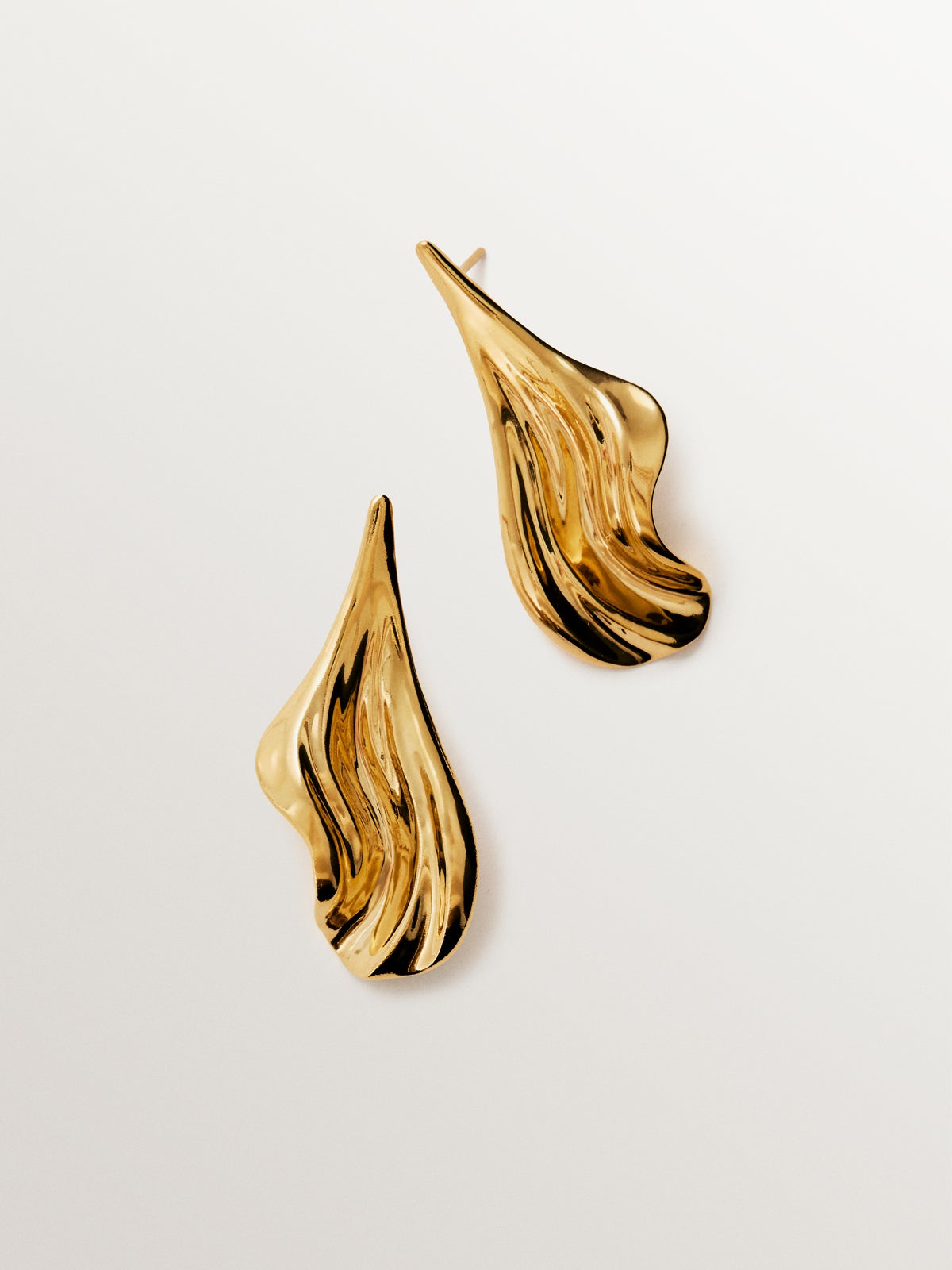 Pendientes de plata 925 bañada en oro amarillo de 18K con textura