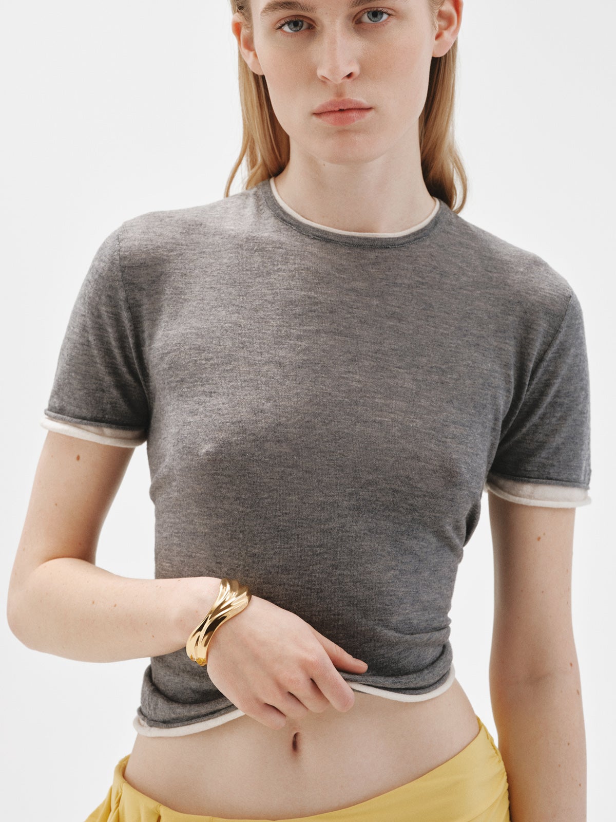 Pulsera rígida de plata 925 bañada en oro amarillo de 18K con textura