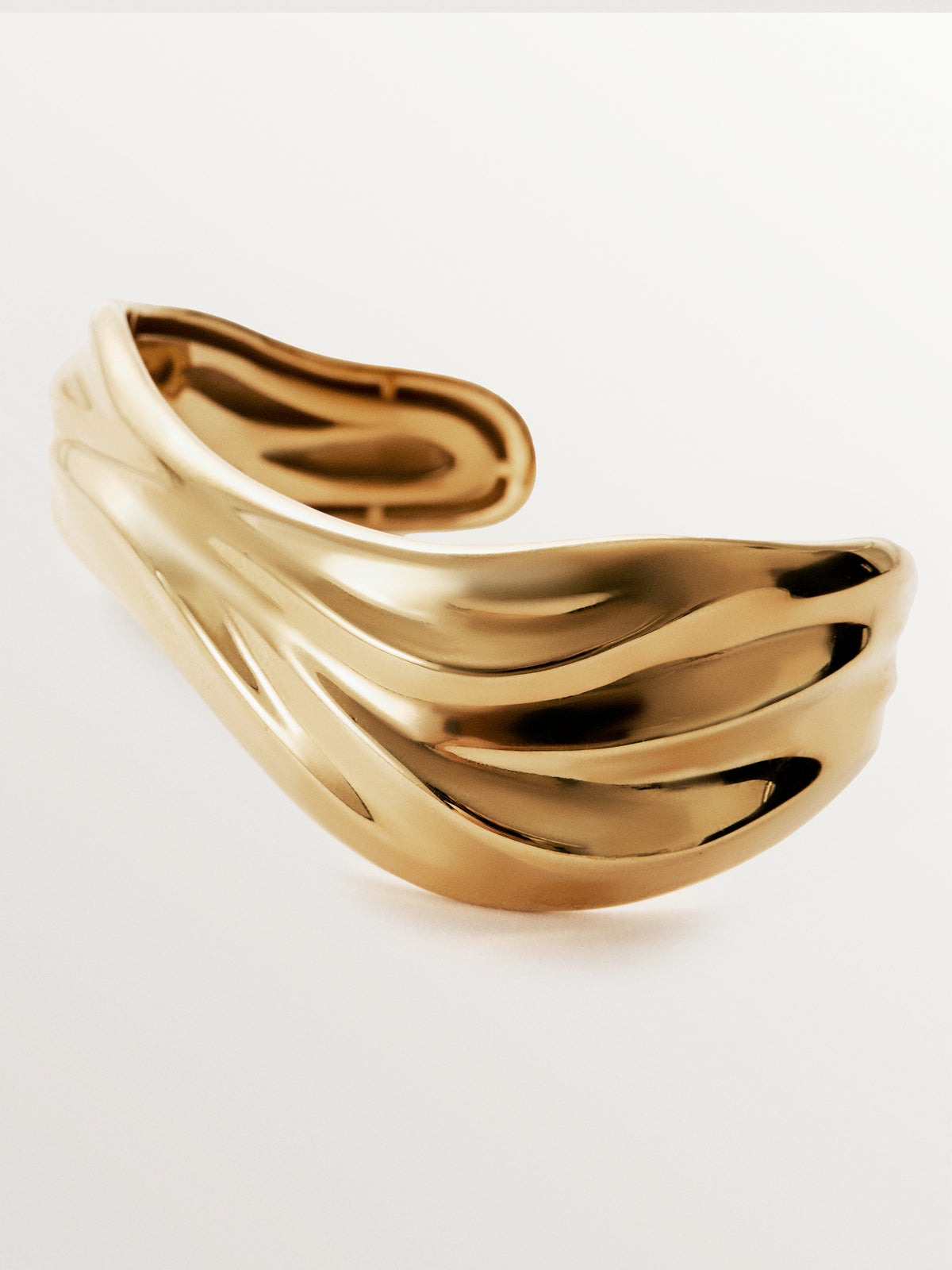 Pulsera rígida de plata 925 bañada en oro amarillo de 18K con textura