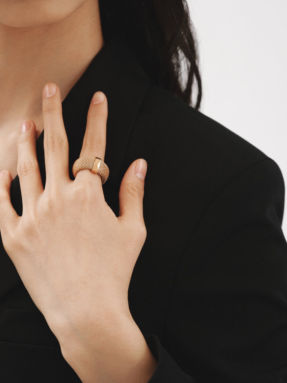 Anillo rígido de plata 925 bañada en oro amarillo de 18K con malla