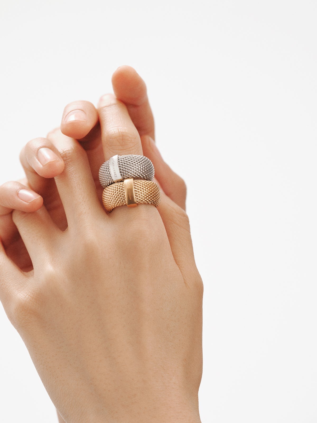 Anillo rígido de plata 925 bañada en oro amarillo de 18K con malla