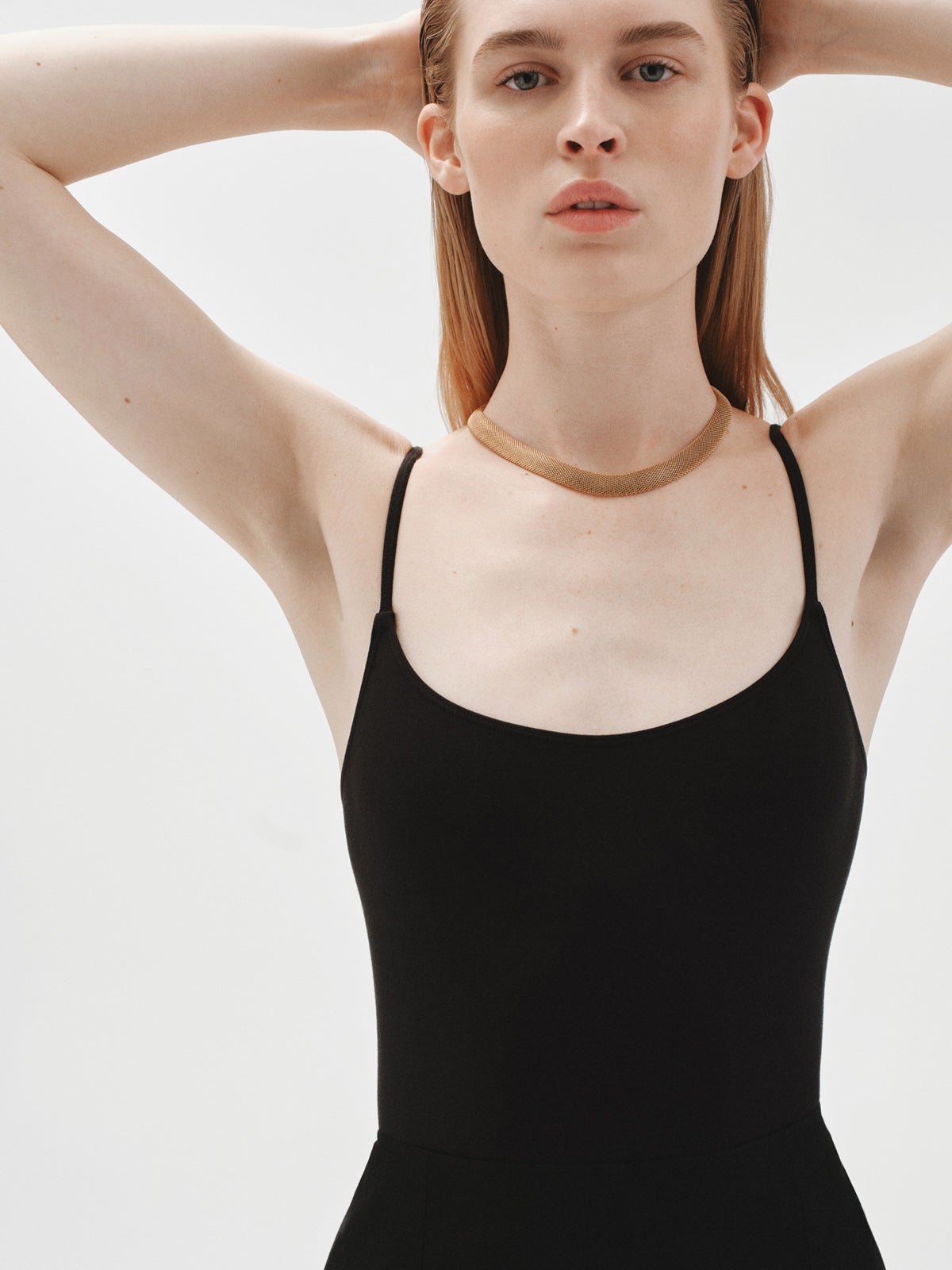 Colgante rígido de plata 925 bañada en oro amarillo de 18K con malla