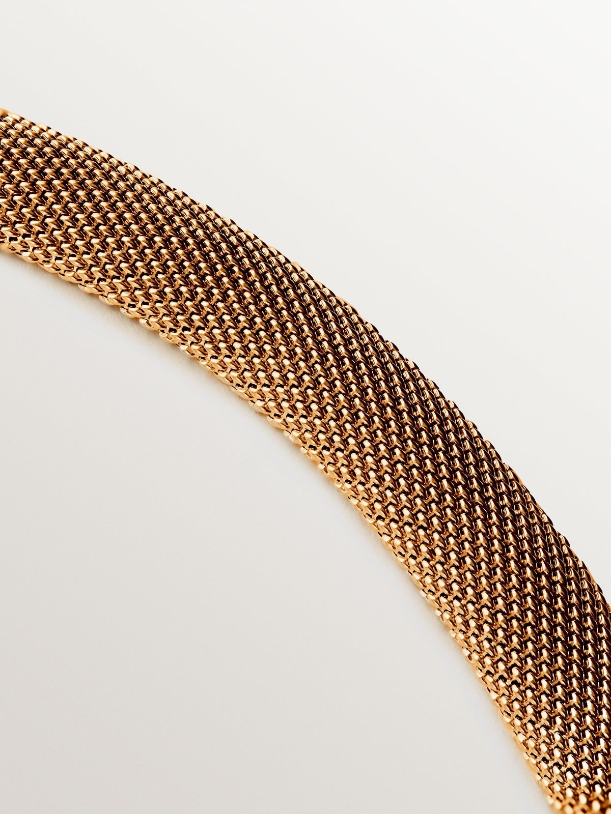 Colgante rígido de plata 925 bañada en oro amarillo de 18K con malla