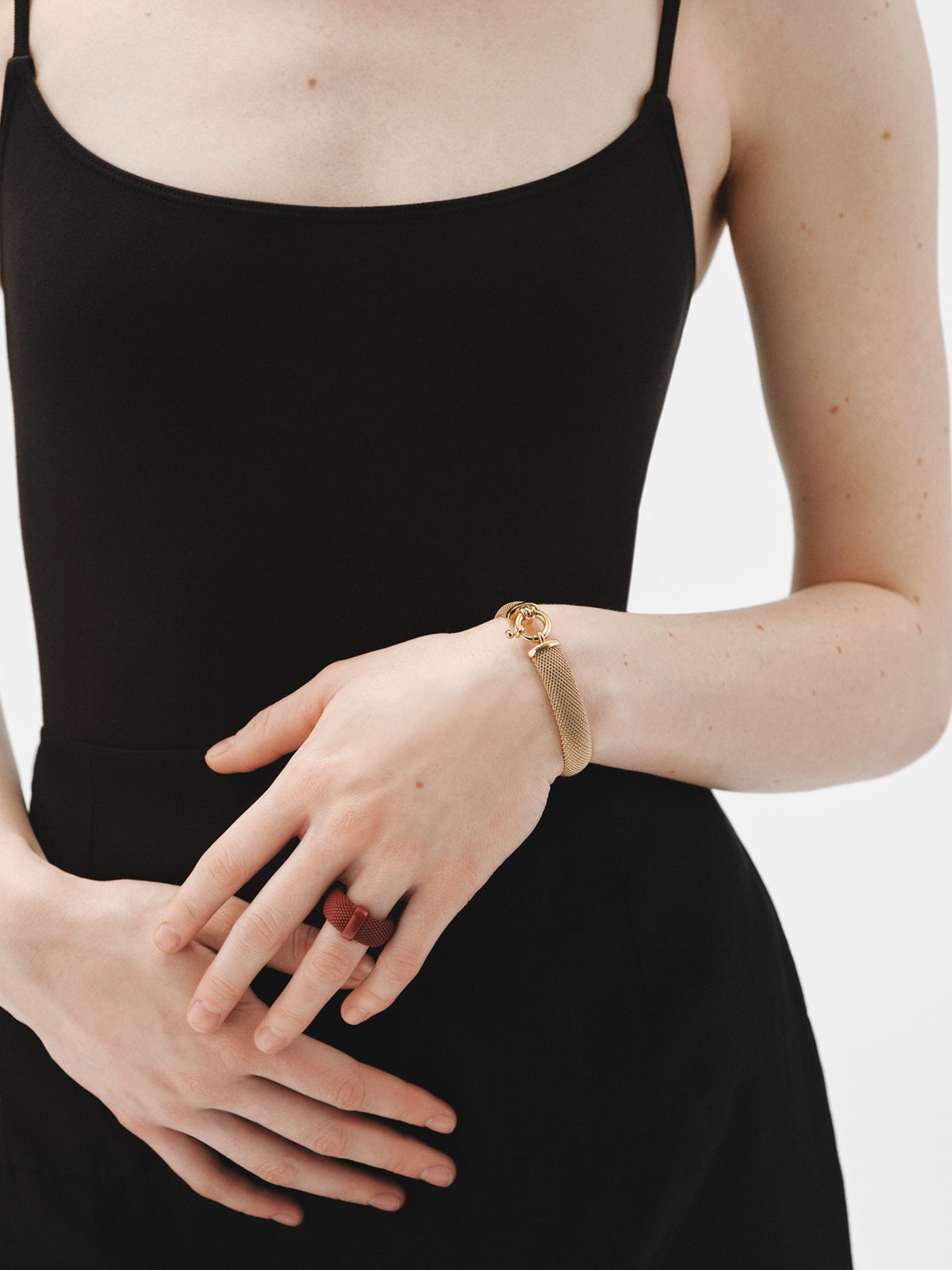 Pulsera rígida de plata 925 bañada en oro amarillo de 18K con malla