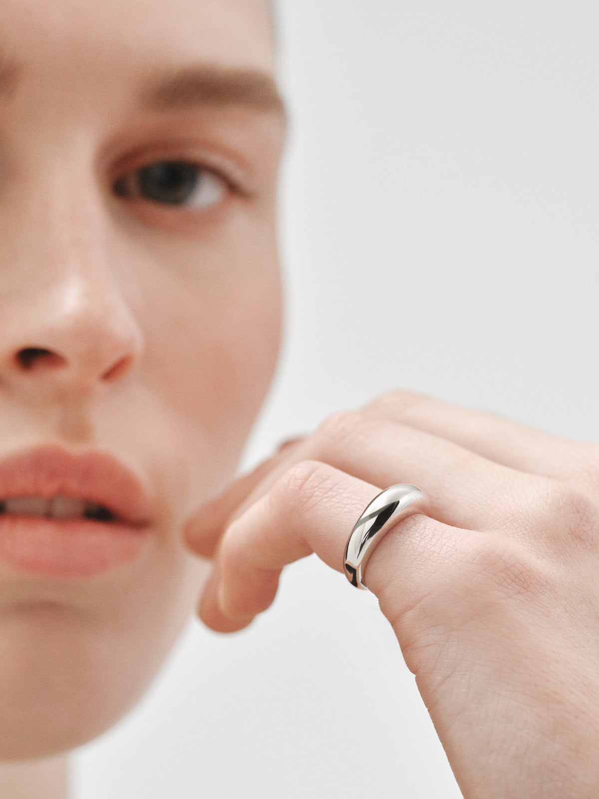 Anillo abombado de plata 925