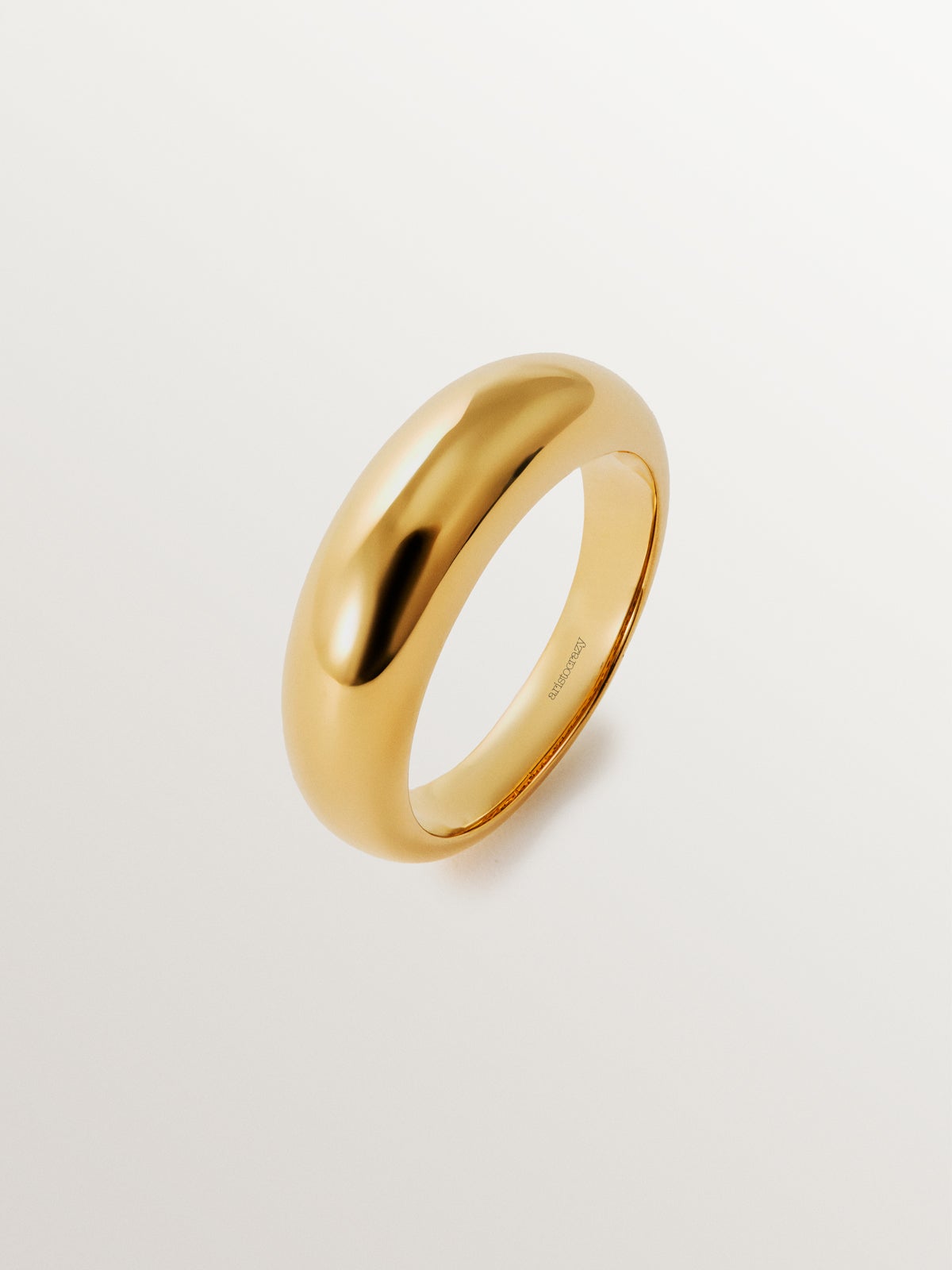 Anillo abombado de plata 925 bañada en oro amarillo de 18K
