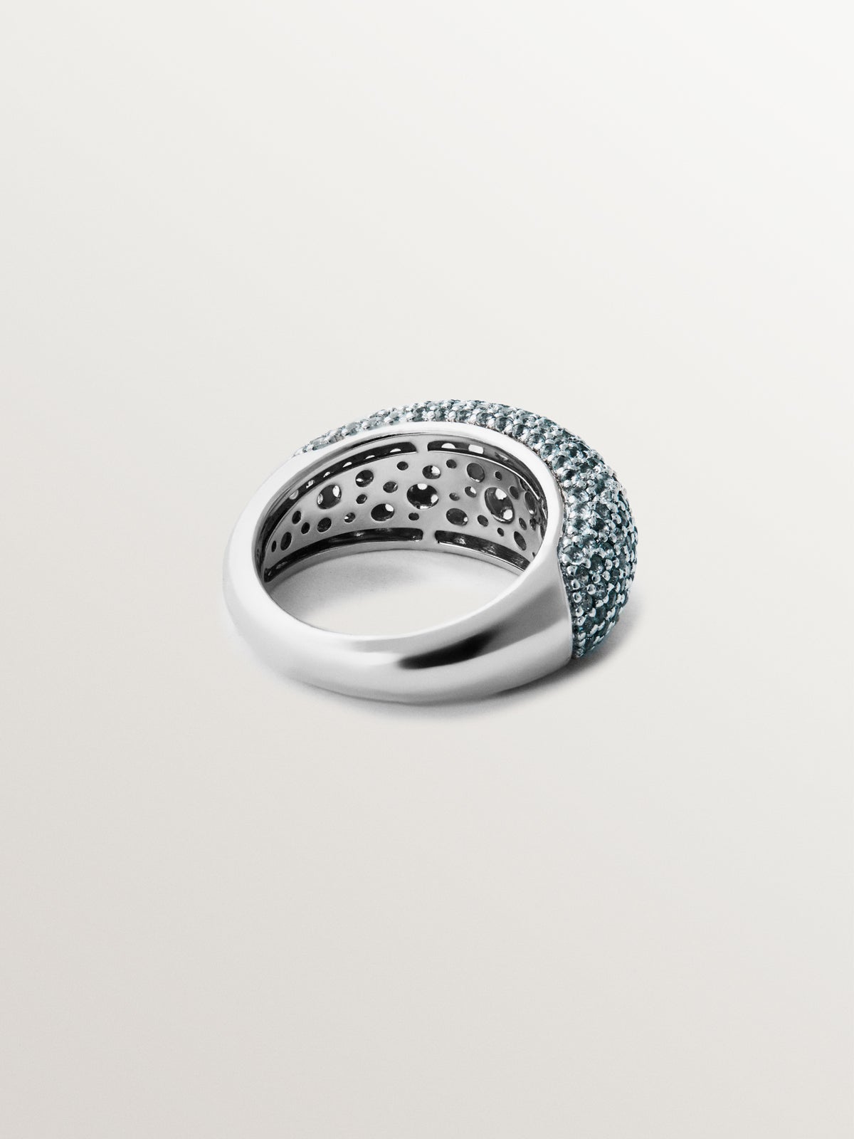Anillo de plata 925 con pavé de topacios azul sky