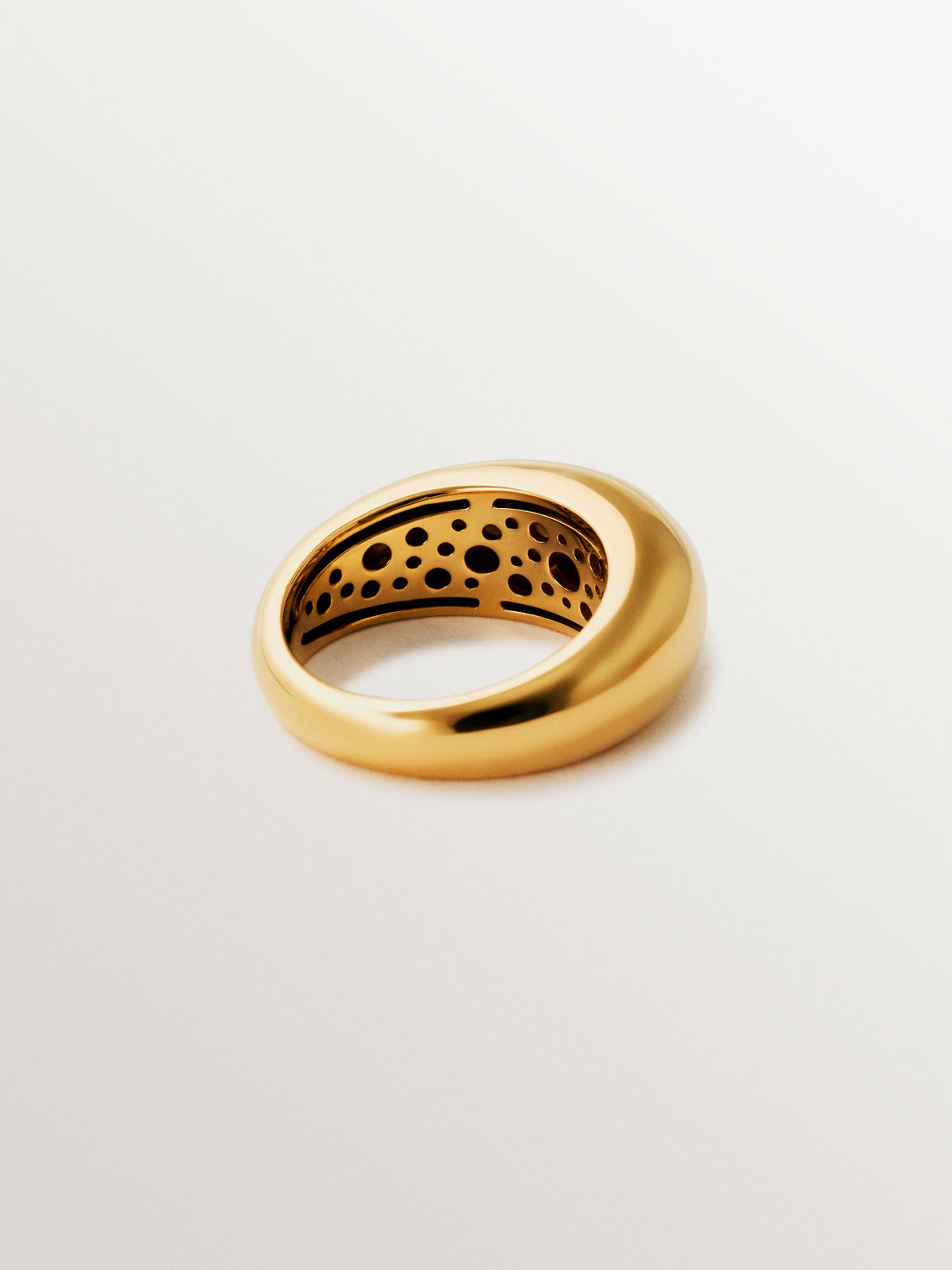 Anillo abombado de plata 925 bañada en oro amarillo de 18K
