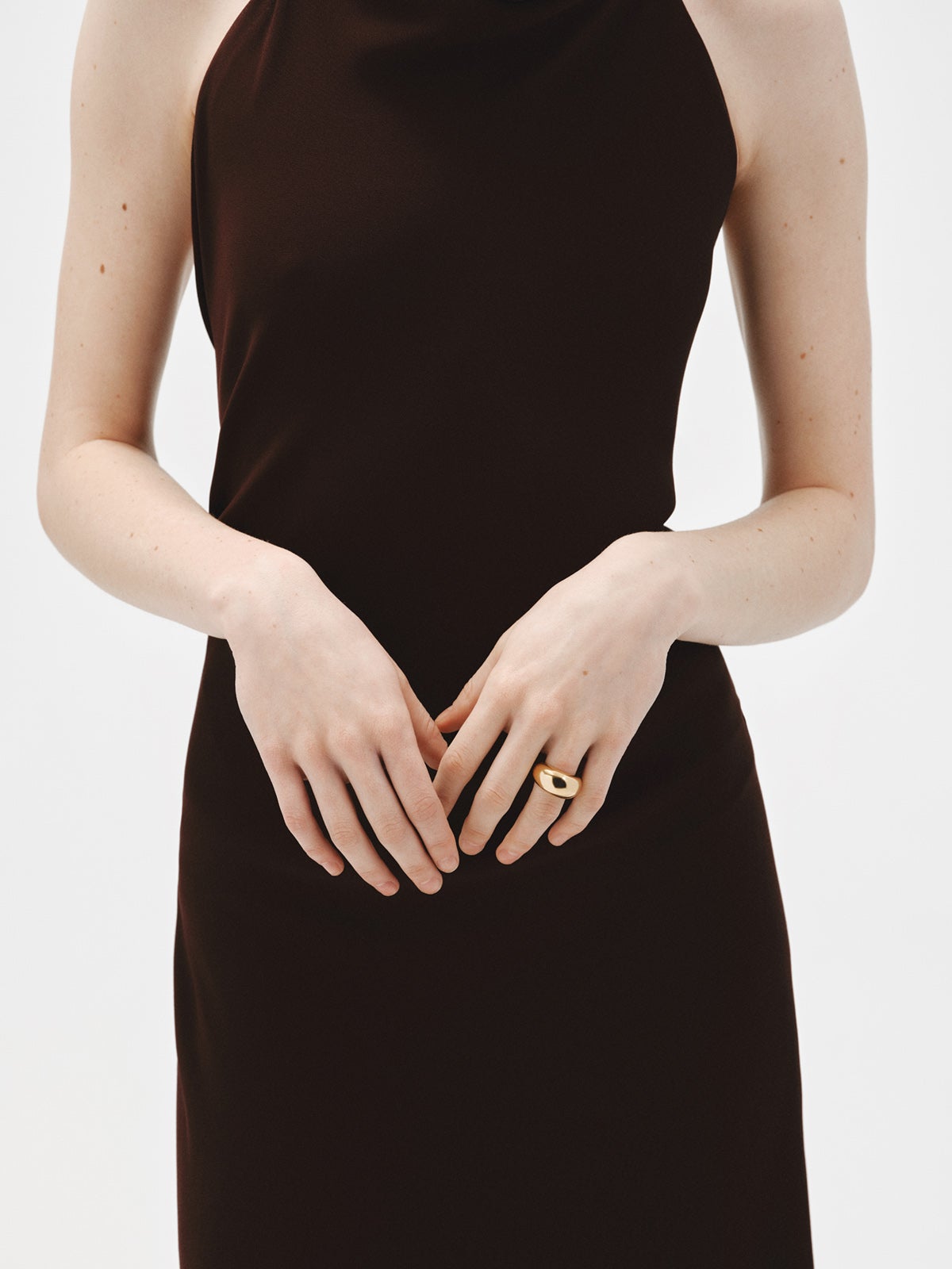 Anillo abombado de plata 925 bañada en oro amarillo de 18K