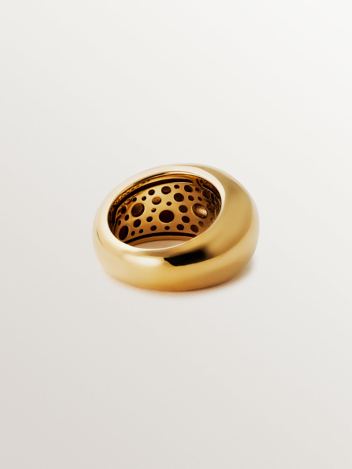 Anillo abombado de plata 925 bañada en oro amarillo de 18K