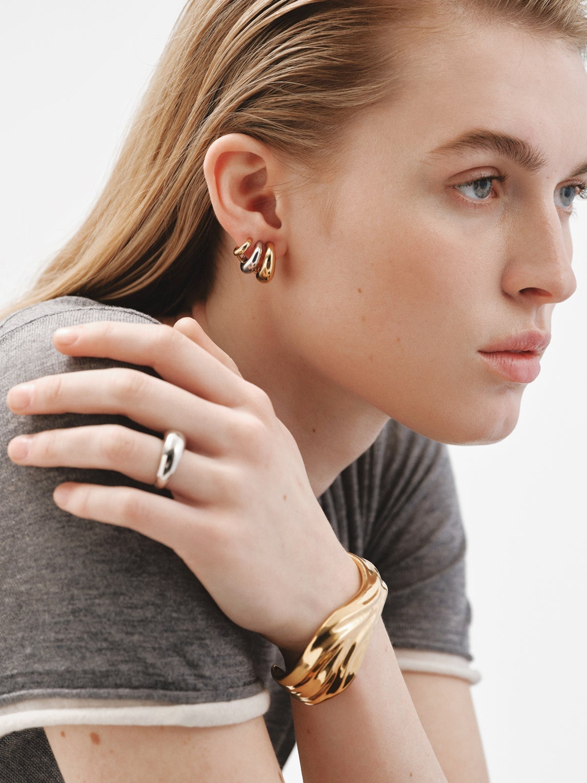 Pendientes trepadores de plata 925 bañada en rodio y oro amarillo de 18K