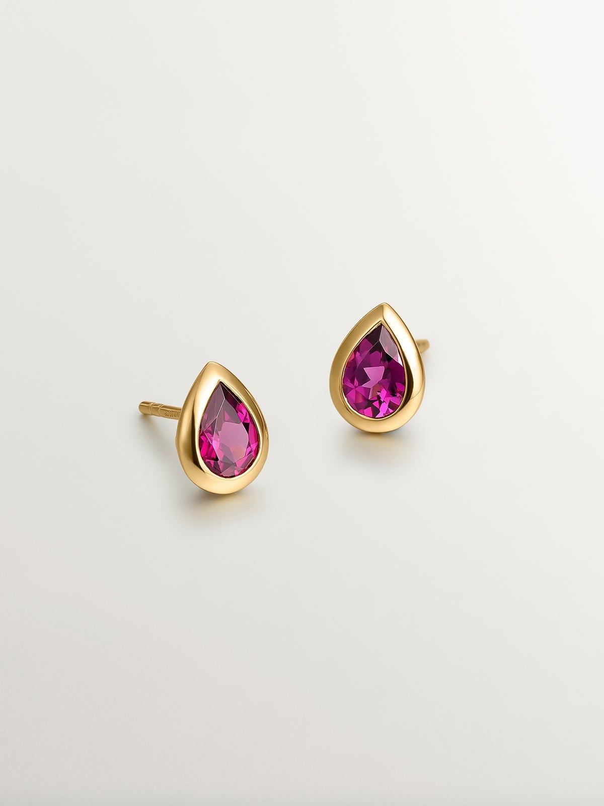 Pendientes de plata 925 bañada en oro amarillo de 18K con rodolitas rosas