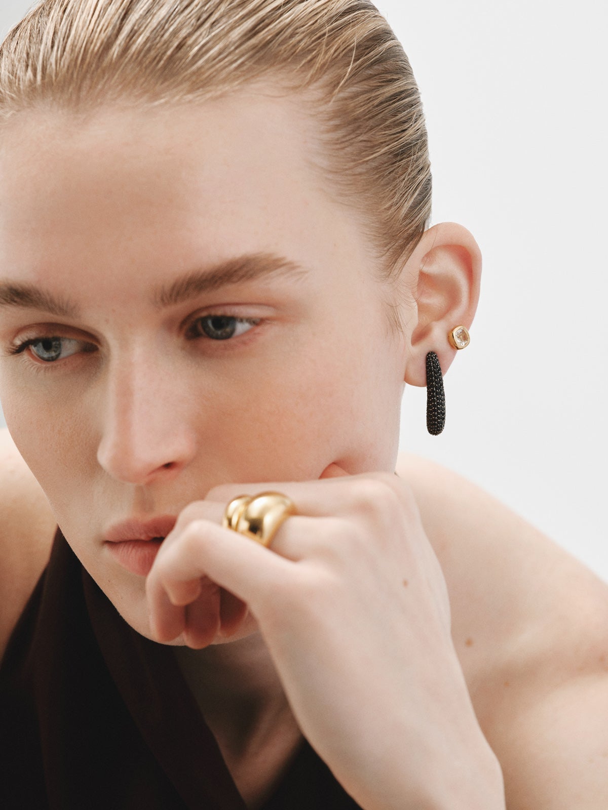 Pendientes de plata 925 bañada en oro amarillo de 18K con 2 topacios blancos