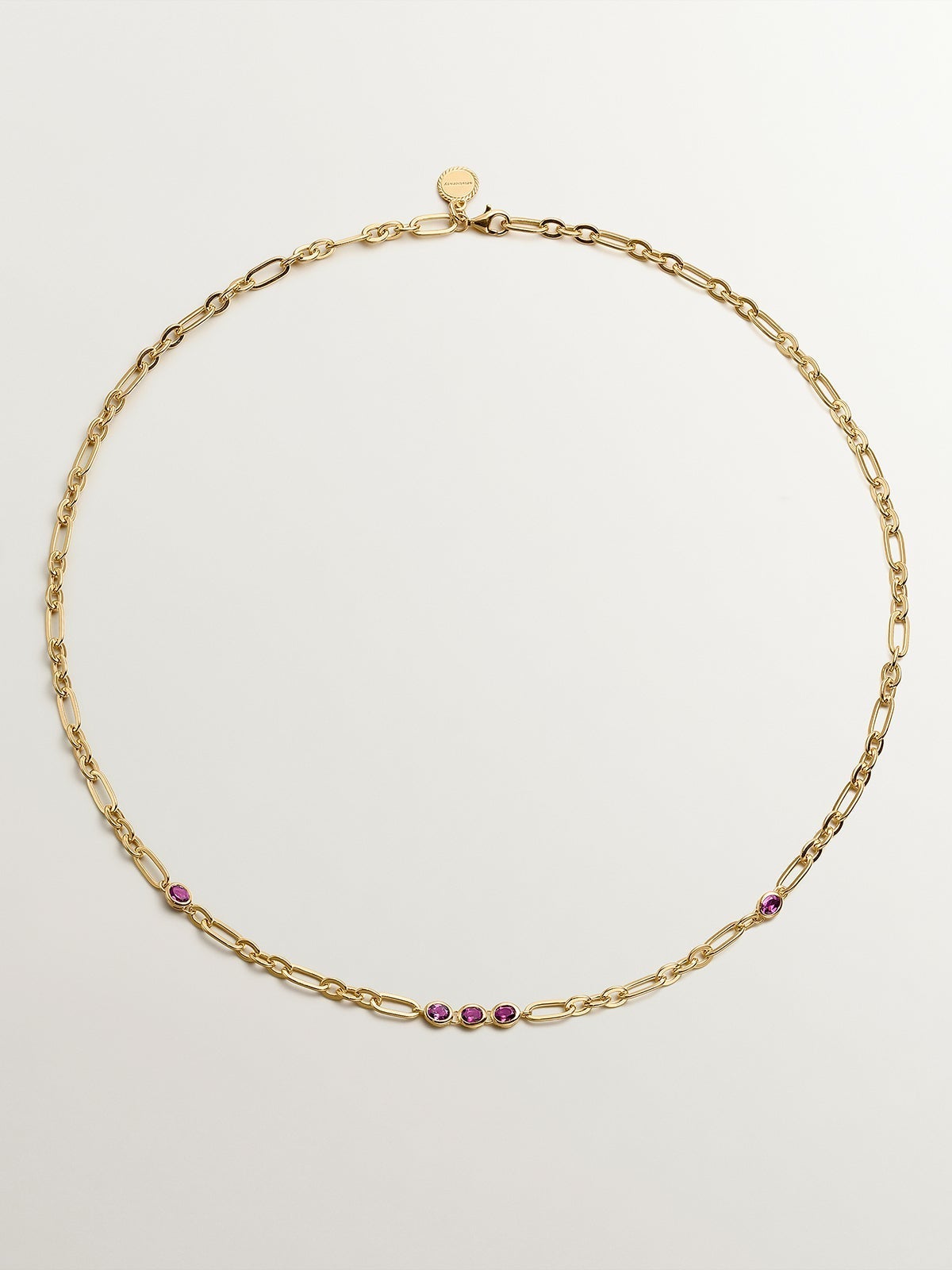 Collar de plata 925 bañada en oro amarillo de 18K con rodolitas rojas