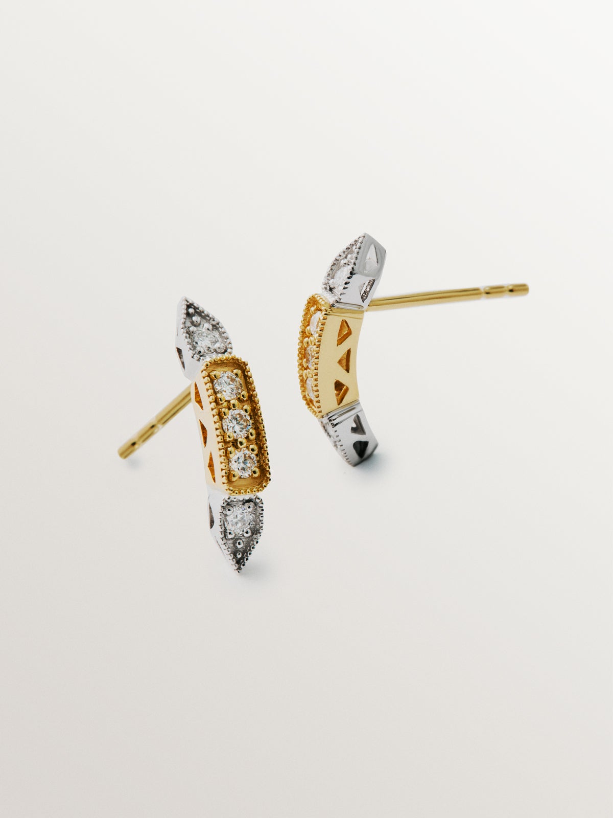 Pendientes de oro blanco y amarillo de 18K con diamantes en talla brillante