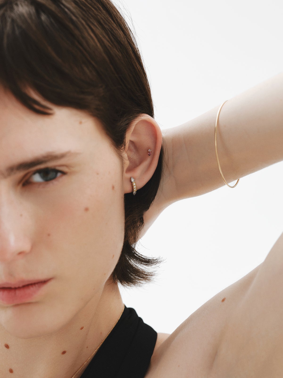 Pendientes de oro blanco y amarillo de 18K con diamantes en talla brillante