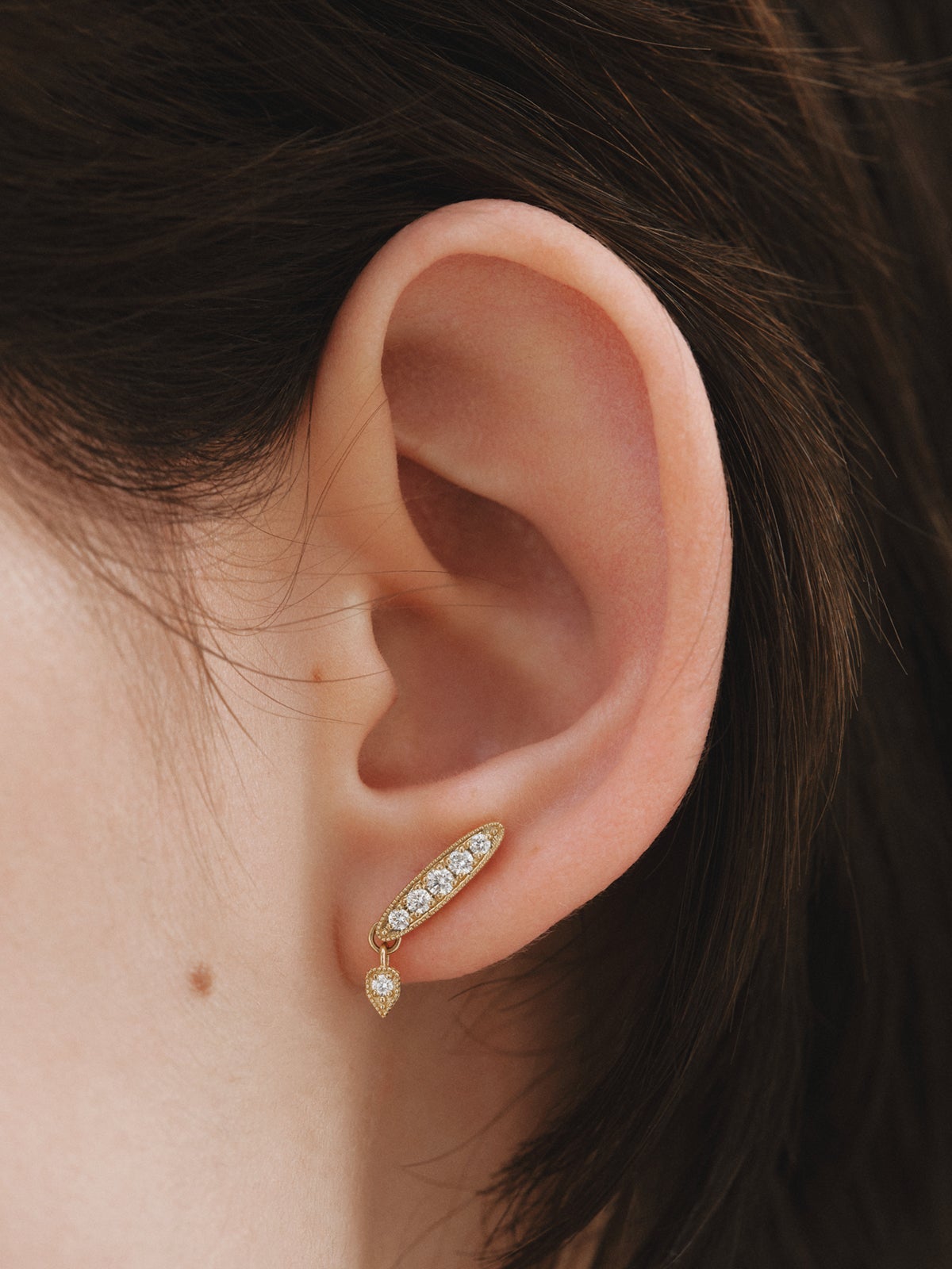 Pendientes de oro amarillo de 18K con diamantes en talla brillante