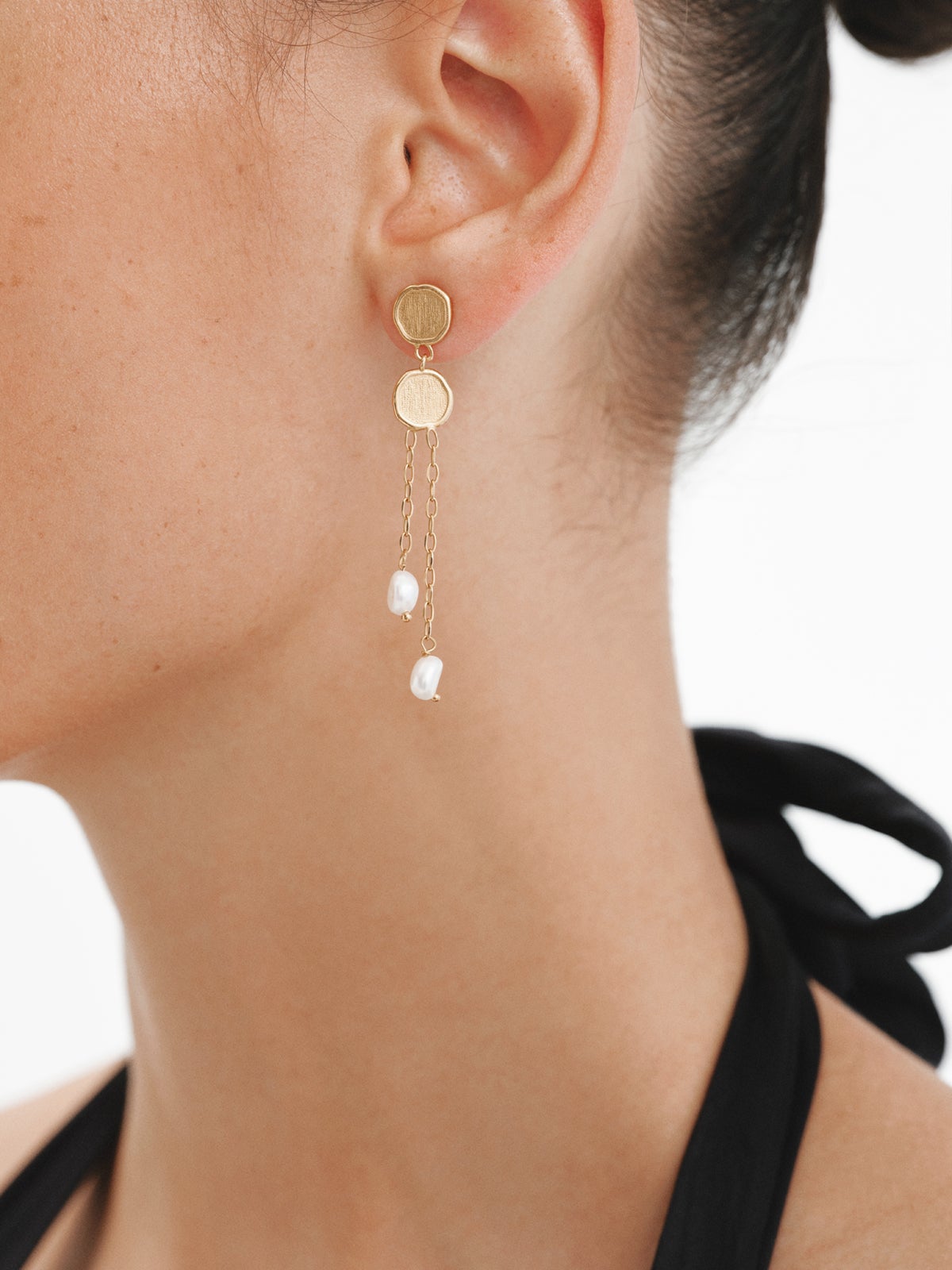 Pendientes largos de plata 925 bañada en oro de 18K con perlas colgantes