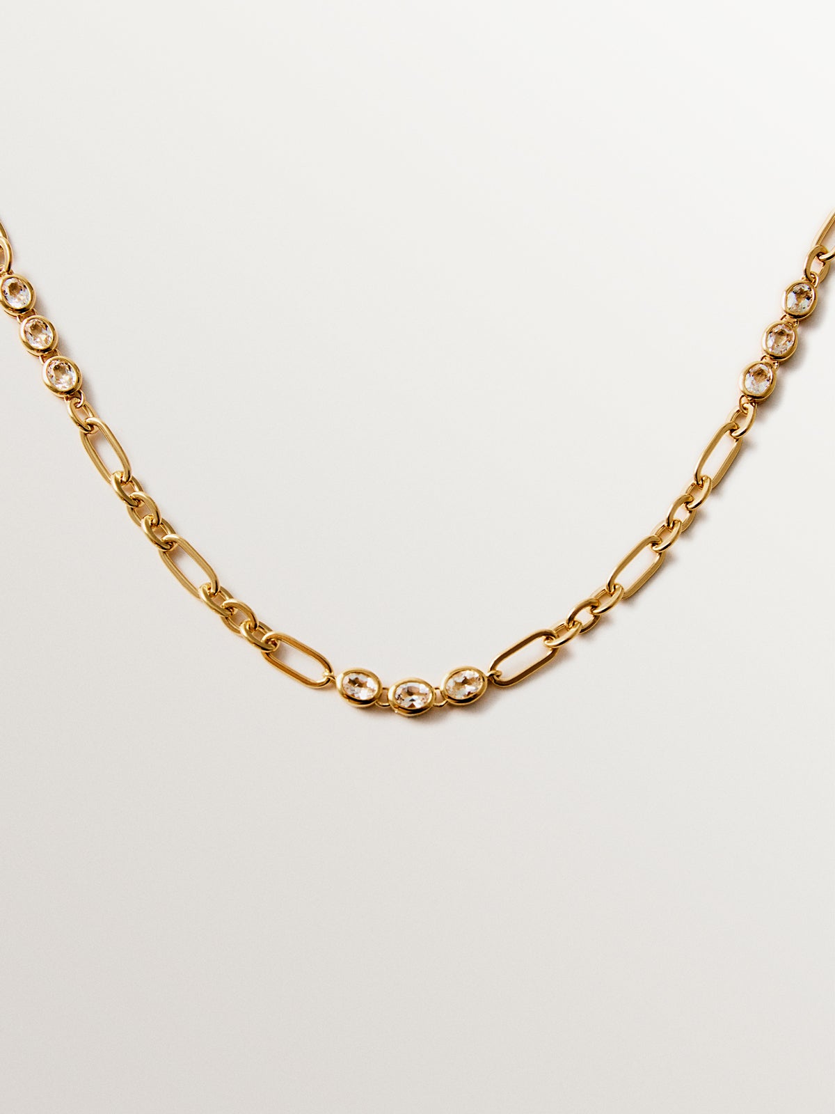 Collar de plata 925 bañada en oro amarillo de 18K con topacios blancos