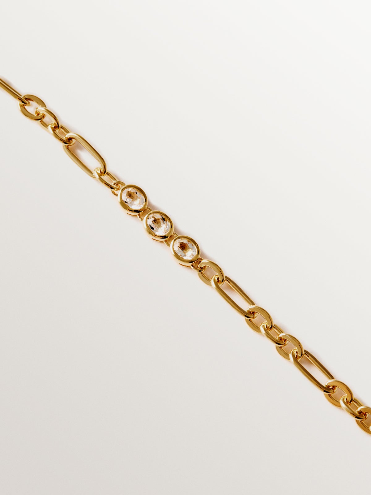 Collar de plata 925 bañada en oro amarillo de 18K con topacios blancos