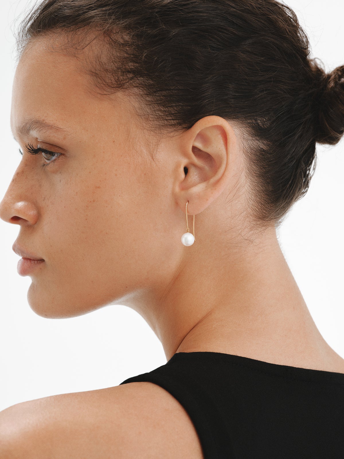 Pendiente individual de plata 925 bañada en oro de 18K con perla